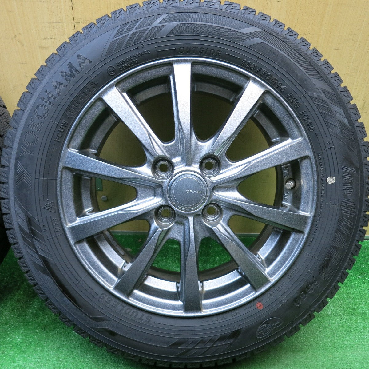 超バリ溝！22年！キレイ！ほぼ10分★スタッドレス 165/70R14 ヨコハマ アイスガード iG60 GRASS グラス 14インチ PCD100/4H★6010304HAス