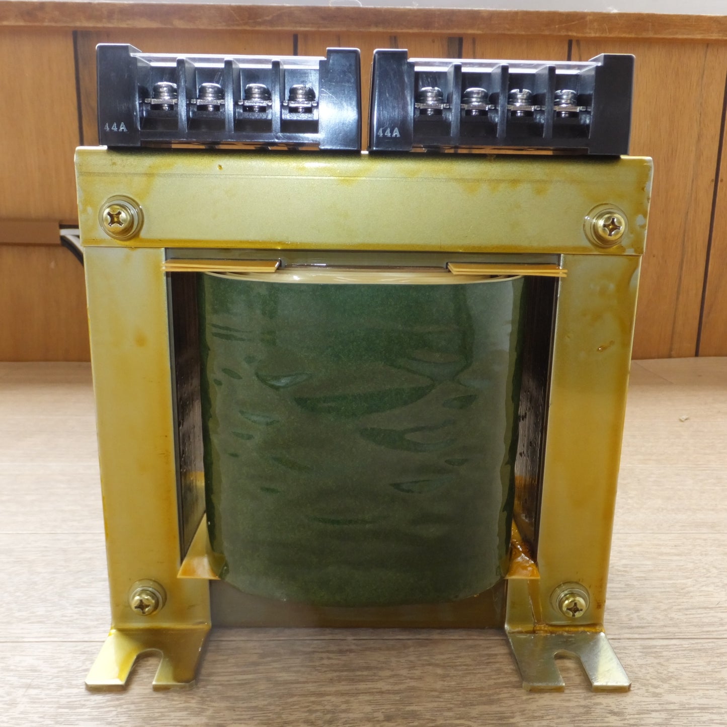 [送料無料] 岐阜発 未使用★中央電機 CEC 単相乾式変圧器 ETシリーズ ET-11　2kVA 50/60Hz　TRANSFORMER(2)★