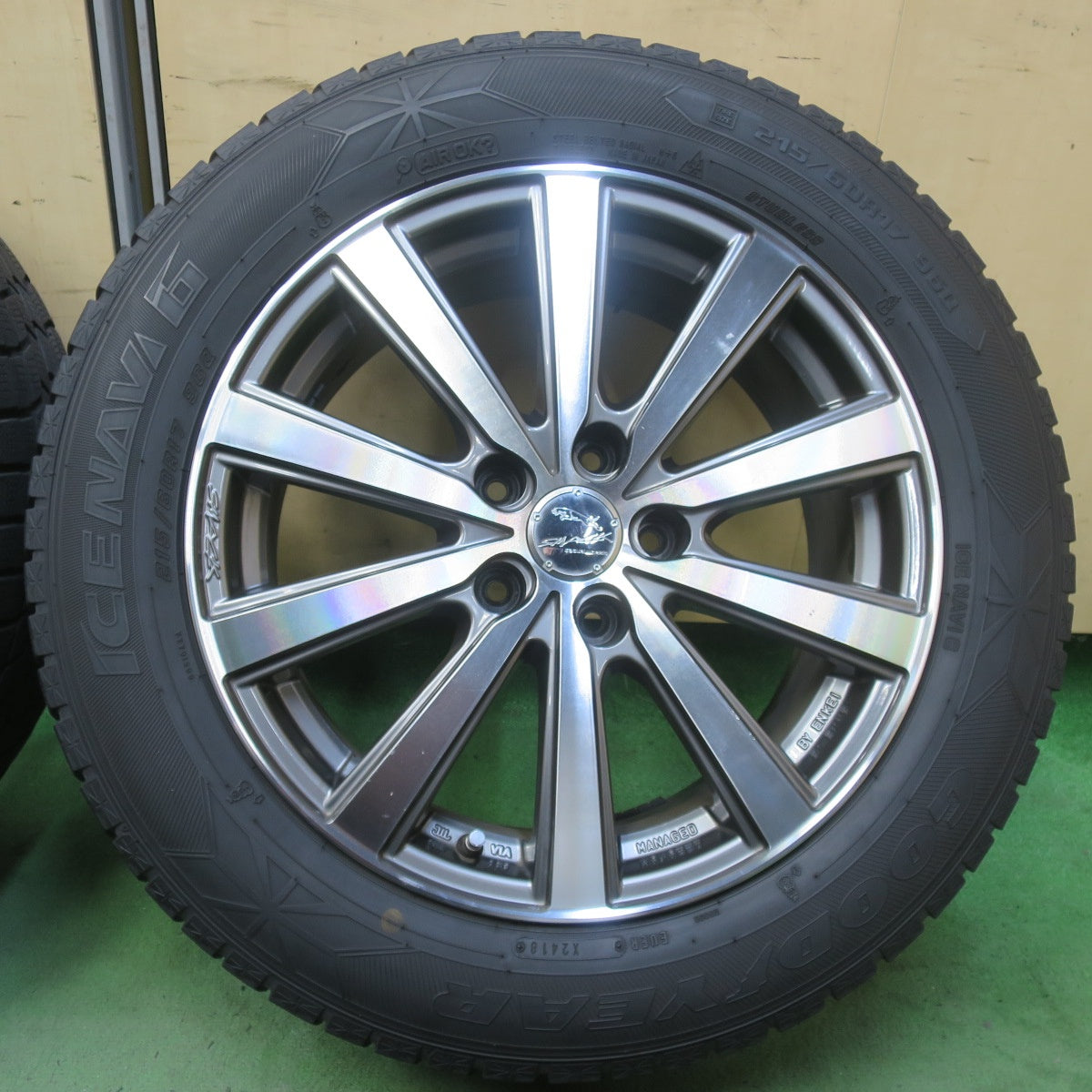 4本価格◎スタッドレス 215/60R17 グッドイヤー アイスナビ6 SMACK VI-R ENKEI スマック エンケイ 17インチ PCD114.3/5H◎6070903イス
