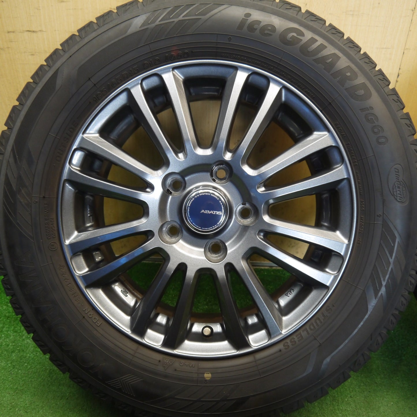 バリ溝！22年！キレイ！9分◎スタッドレス 195/65R15 ヨコハマ アイスガード iG60 ABATIS EM アバティス 15インチ PCD114.3/5H◎6072705Hス