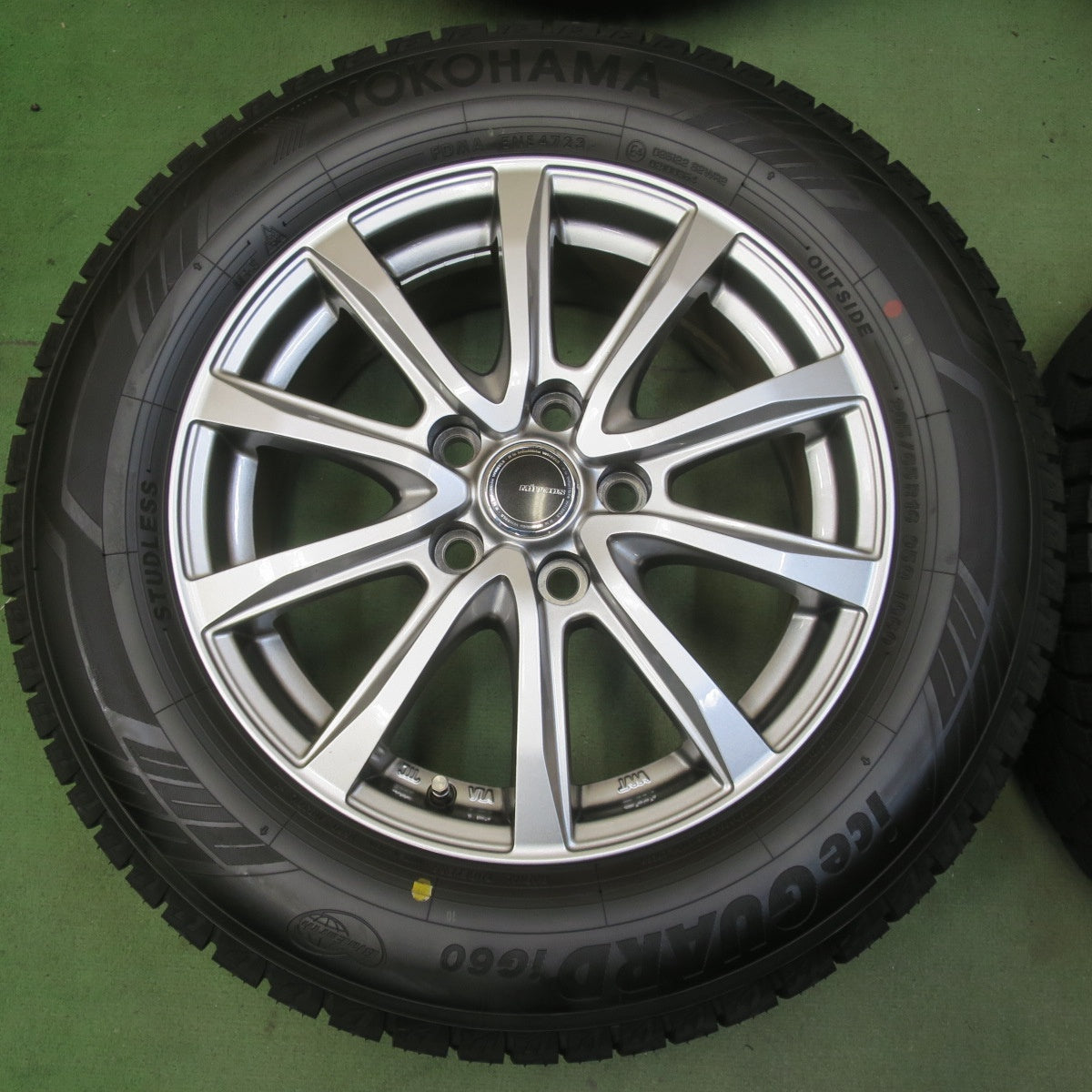 ほぼ未使用！23年！キレイ◎スタッドレス 205/65R16 ヨコハマ アイスガード iG60 MiLLOUS XV ミルアス 16インチ PCD114.3/5H◎6100804イス