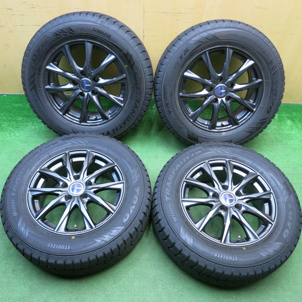 バリ溝！23年！キレイ！9.5分★スタッドレス 215/65R16 トーヨー ウインター トランパス TX D.O.S. DOS 社外 アルミ 16インチ PCD114.3/5H★6020514HAス