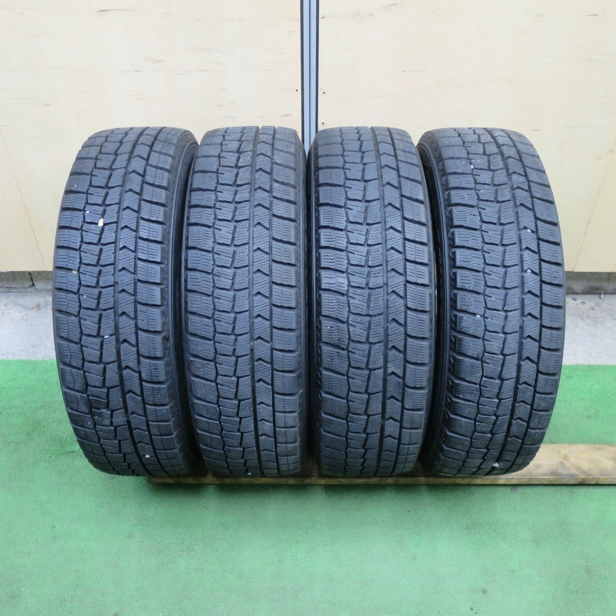 バリ溝！キレイ！9.5分★スタッドレス 175/65R15 ダンロップ ウインターマックス WM02 VIOLENTO ヴィオレント 15インチ PCD100/4H★6021806TTス
