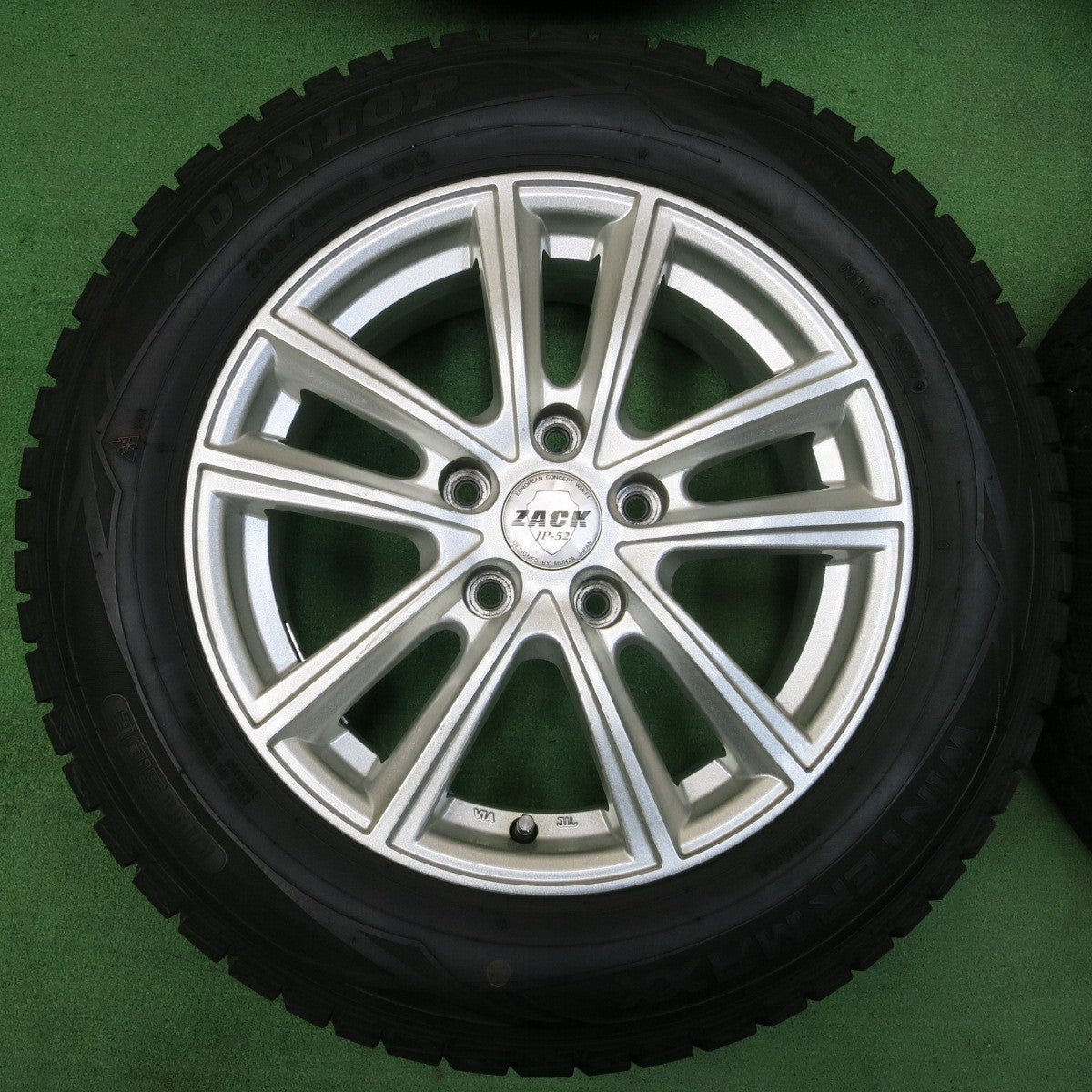 *送料無料* バリ溝！キレイ！9.5分★スタッドレス 205/65R16 ダンロップ ウインターマックス WM01 ZACK JP-52 MONZA PCD114.3/5H★4031902イス