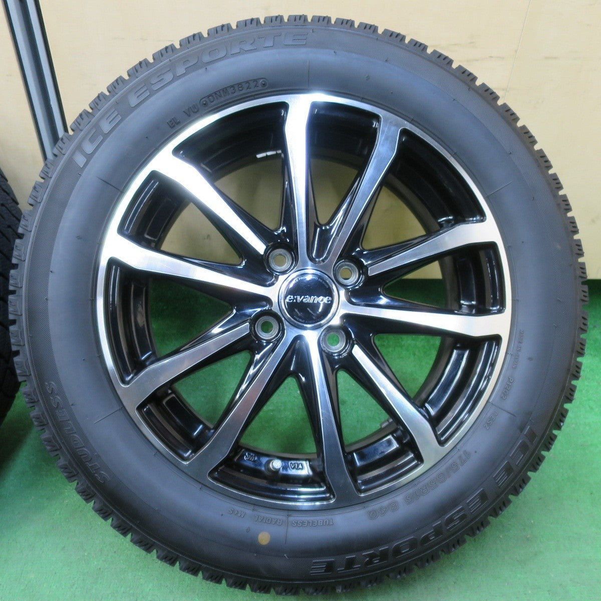 バリ溝！22年！キレイ！9分★スタッドレス 175/65R15 アイスエスポルテ e:vance HA1 エヴァンス PCD100/4H★4103108イス