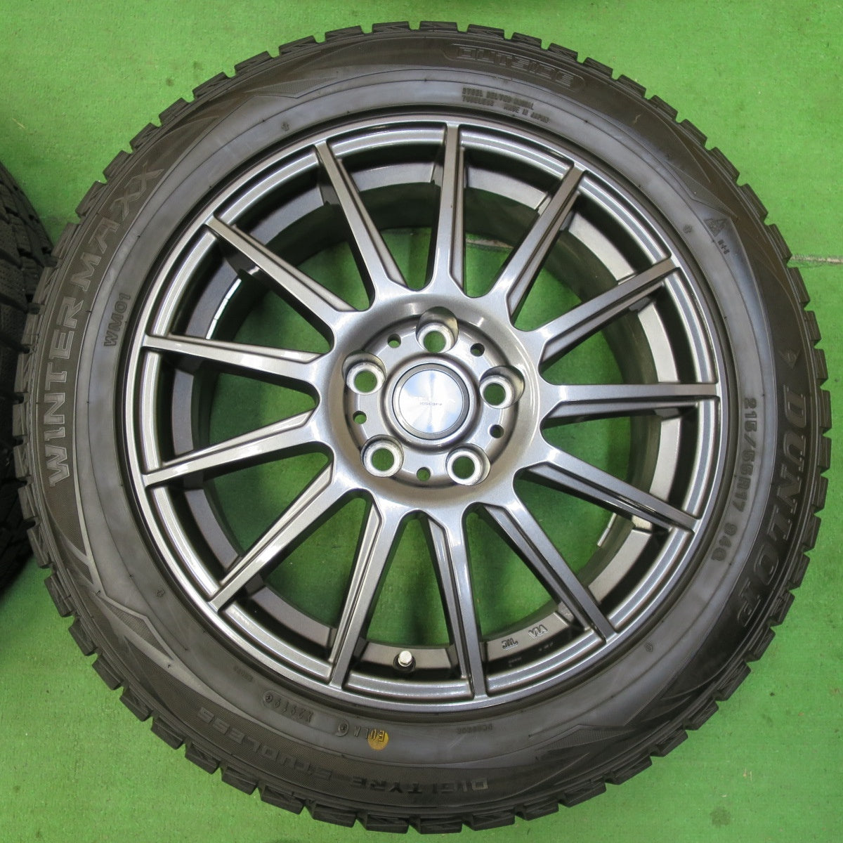 *送料無料* バリ溝！キレイ！9.5分★スタッドレス 215/55R17 ダンロップ ウインターマックス WM01 VELVA IGOR ヴェルヴァ PCD114.3/5H★4090504イス
