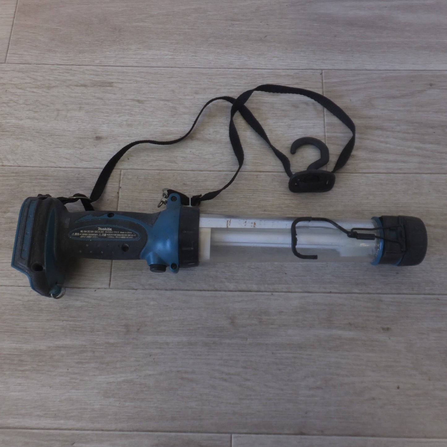 [送料無料] 現状品★マキタ makita 充電式蛍光灯 ML184　DC18V DC14.4V　本体のみ★