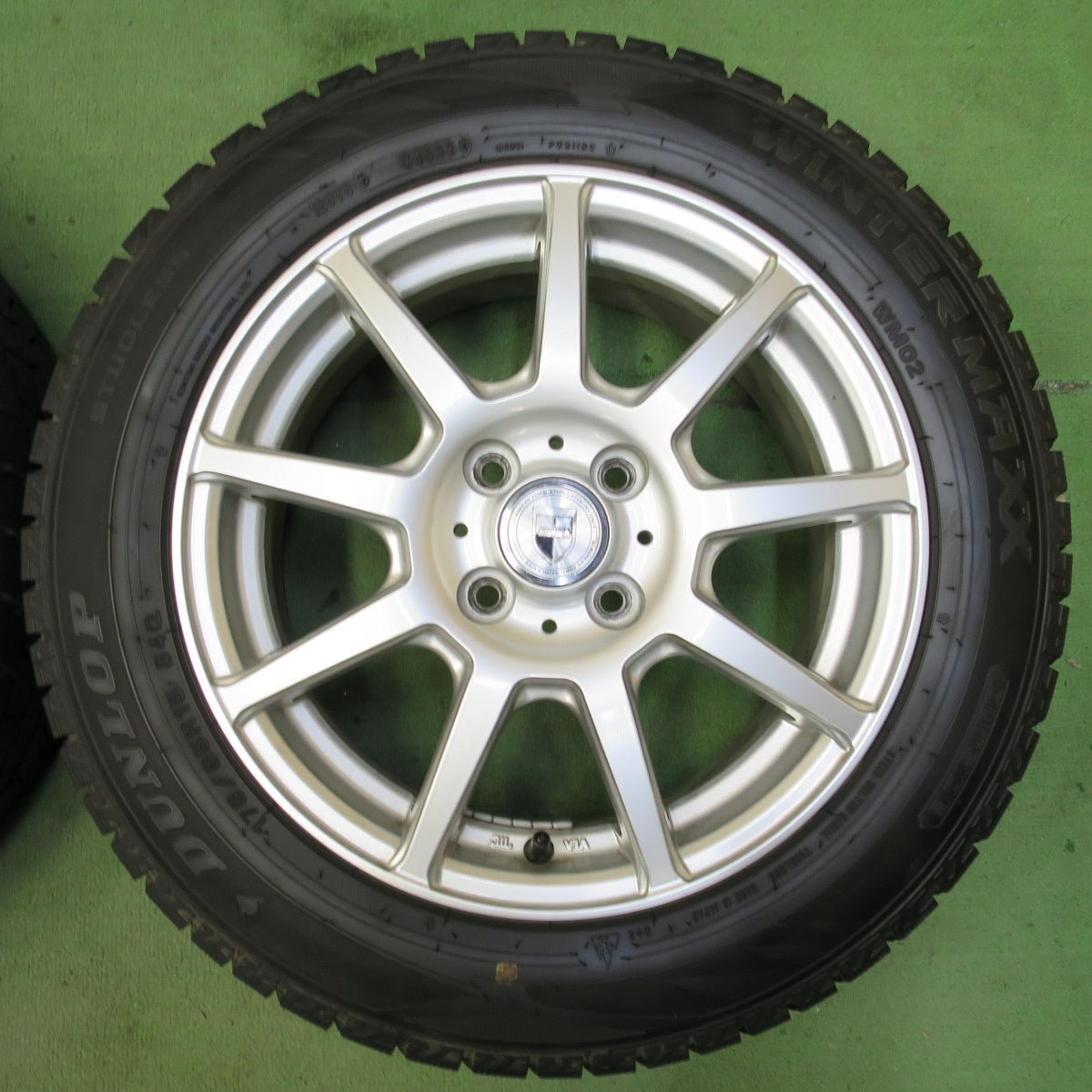 バリ溝！22年！キレイ！9.5分★スタッドレス 175/65R15 ダンロップ ウインターマックス WM02 GMach 15インチ PCD100/4H★5082904イス