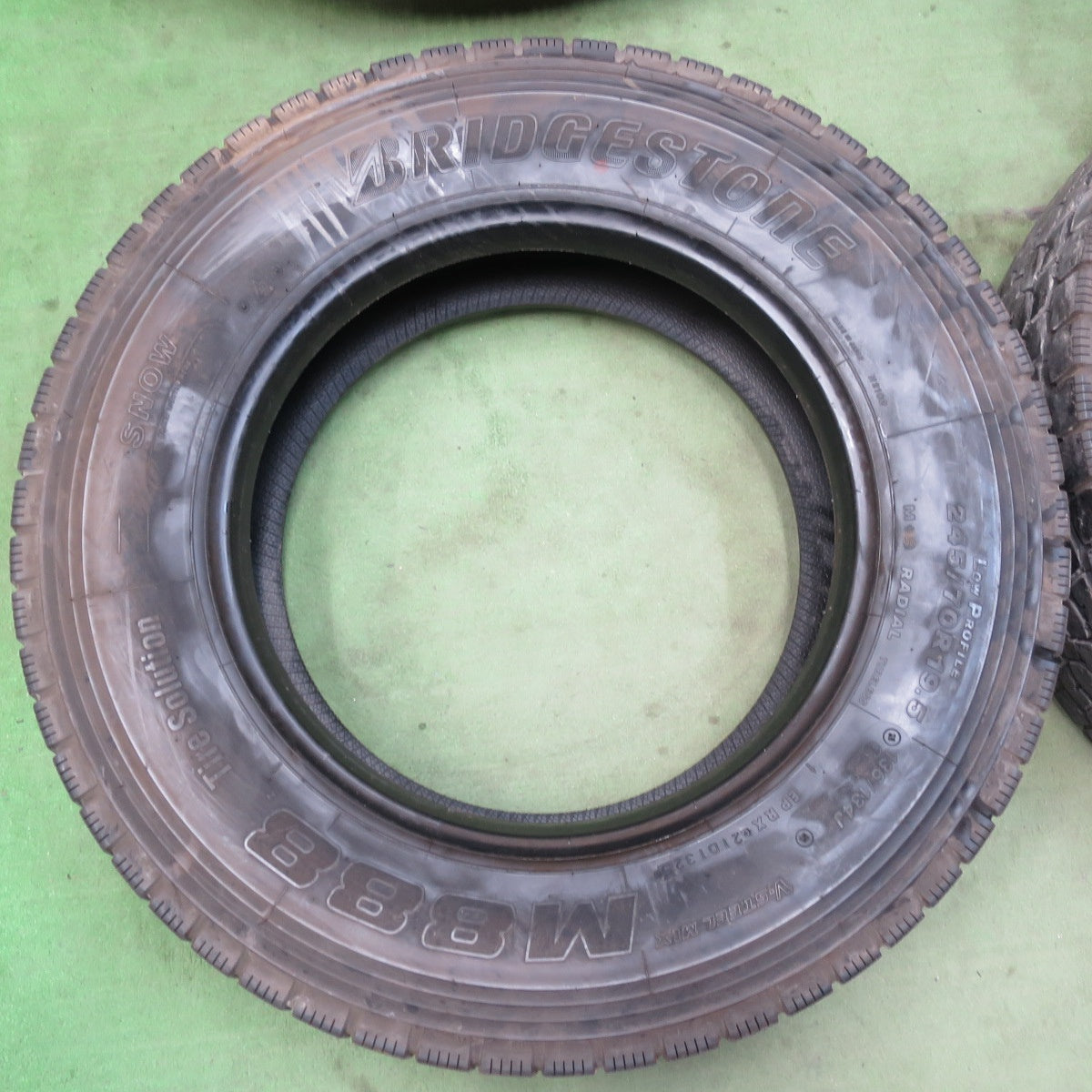 バリ溝！25年！9分★トラック タイヤ 245/70R19.5 136/134J ブリヂストン M888 ミックス オールシーズン 19.5インチ★5121903イスタ
