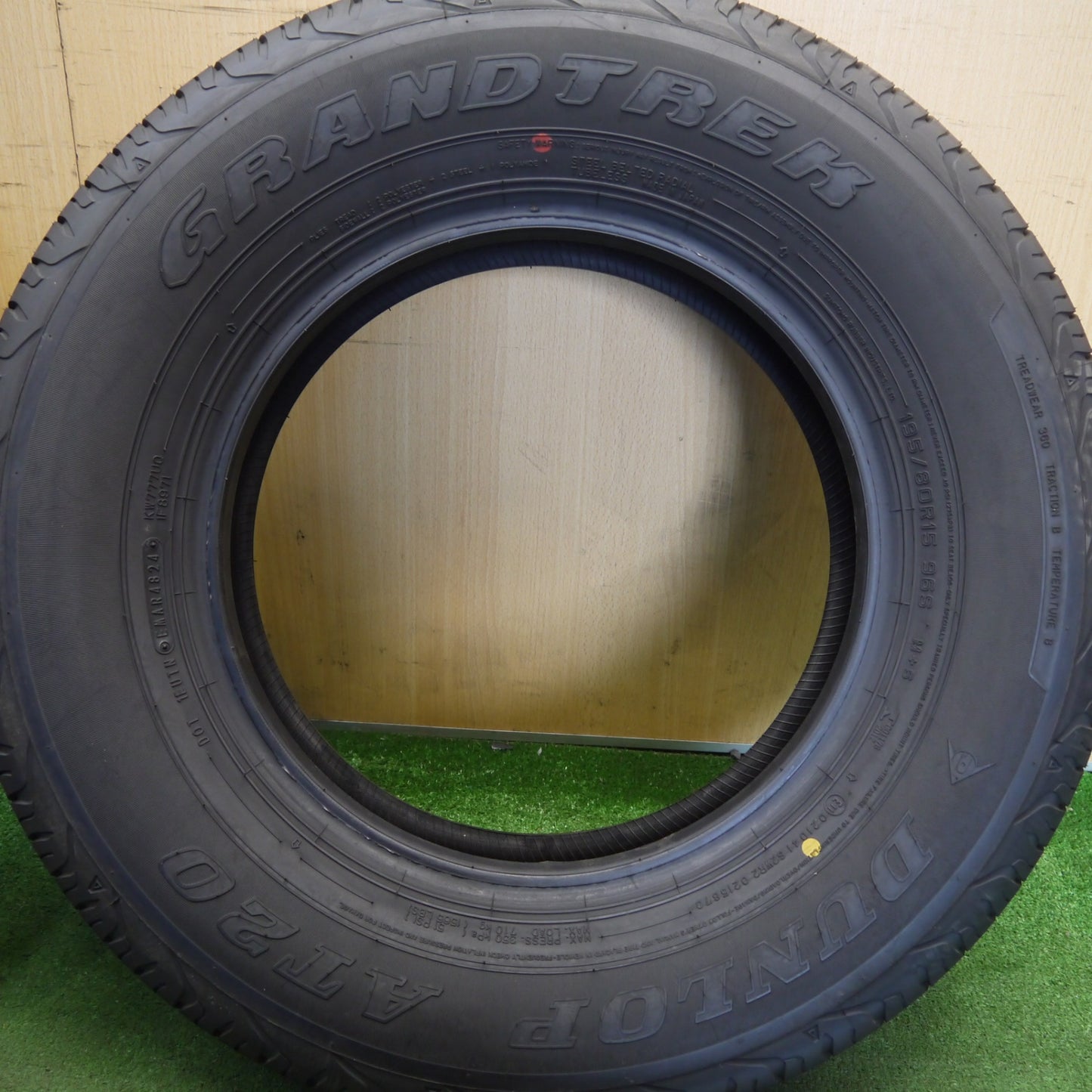新車外し！24年★195/80R15 ダンロップ AT20 グラントレック タイヤ 15インチ ジムニー シエラ 等★6052011Hノタ