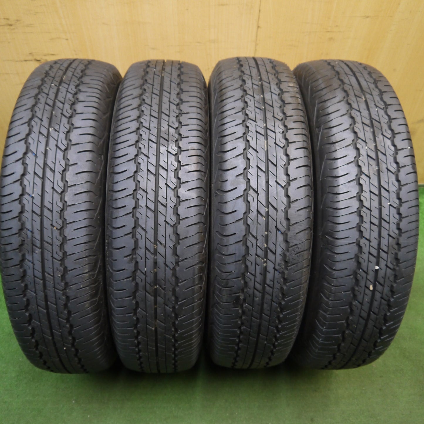 新車外し！22年★195/80R15 ダンロップ AT20 グラントレック タイヤ 15インチ ジムニー シエラ ハイエース 等★5062302KKノタ