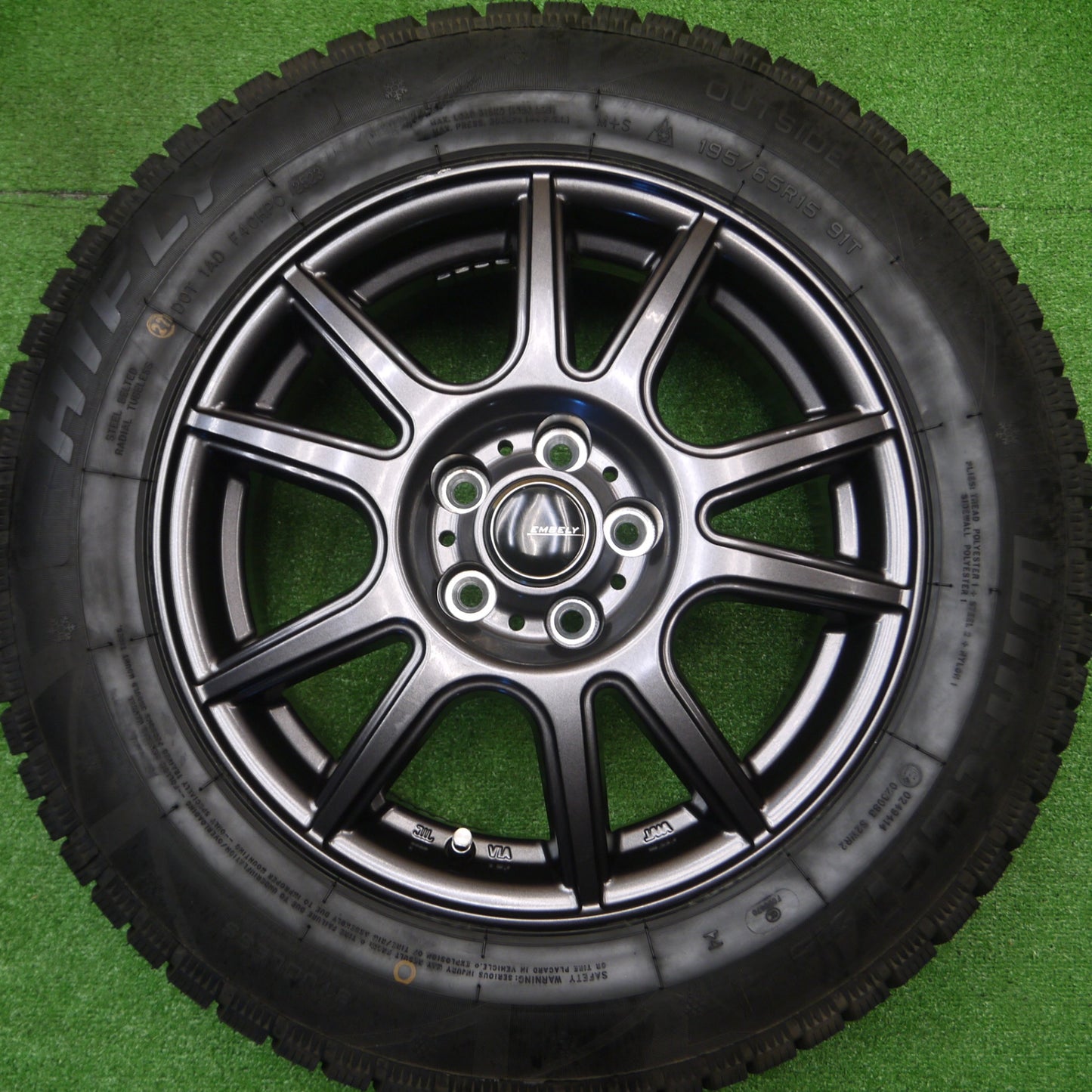 [送料無料] バリ溝！23年！キレイ！9.5分★プリウス等 195/65R15 スタッドレス ハイフライ Win-turi 216 EMBELY 15インチ PCD100/5H★4092006Hス