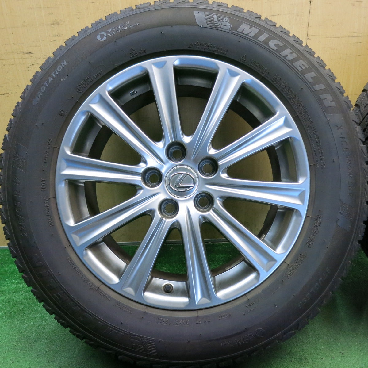 バリ溝！キレイ！8.5分◎レクサス NX 純正 225/65R17 スタッドレス ミシュラン X-ICE SNOW SUV 17インチ PCD114.3/5H◎6071203HAス