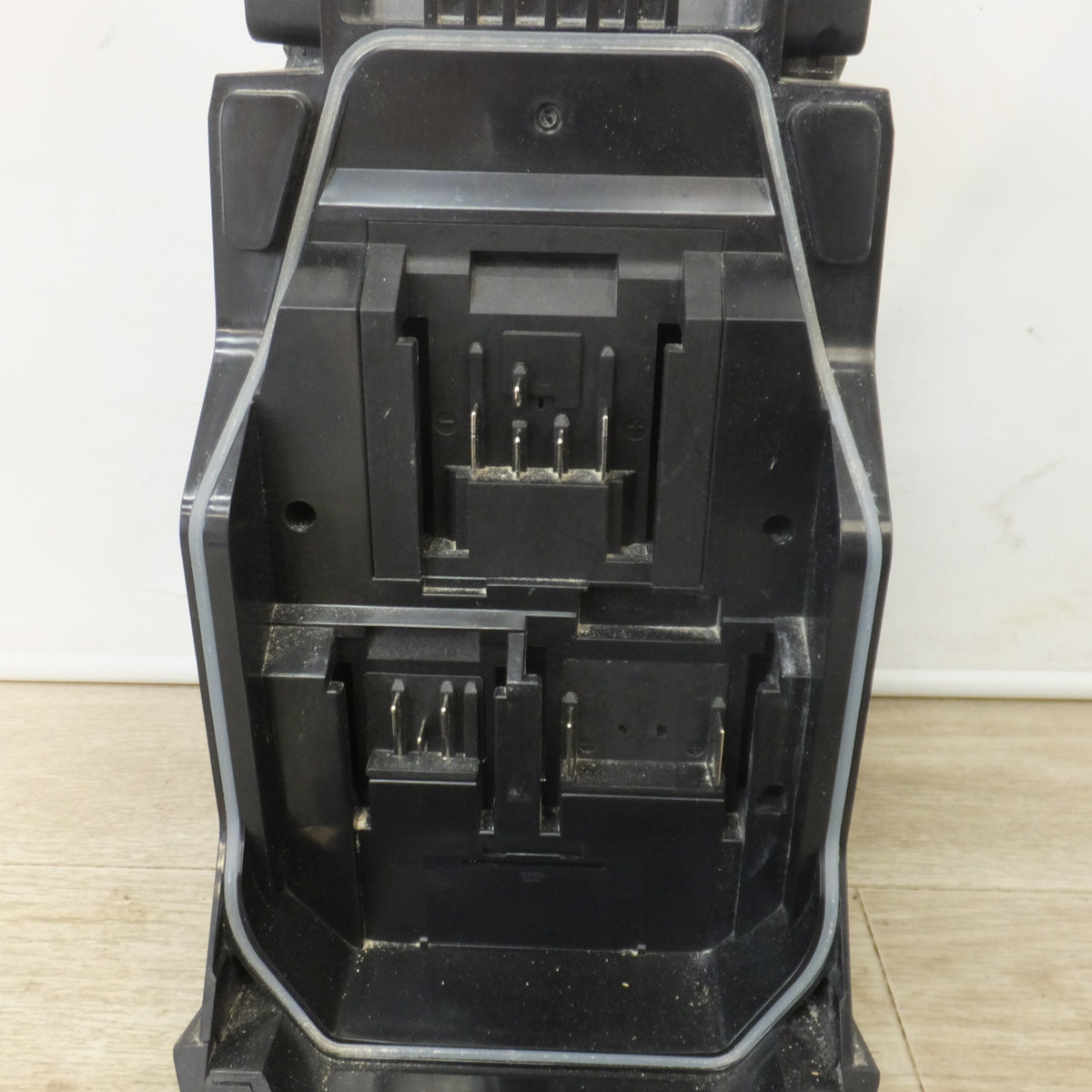 ★マキタ makita 充電式ラジオ MR005G DC10.8-40V(max) 本体のみ　FM:76-108MHz AM:522-1710kHz★