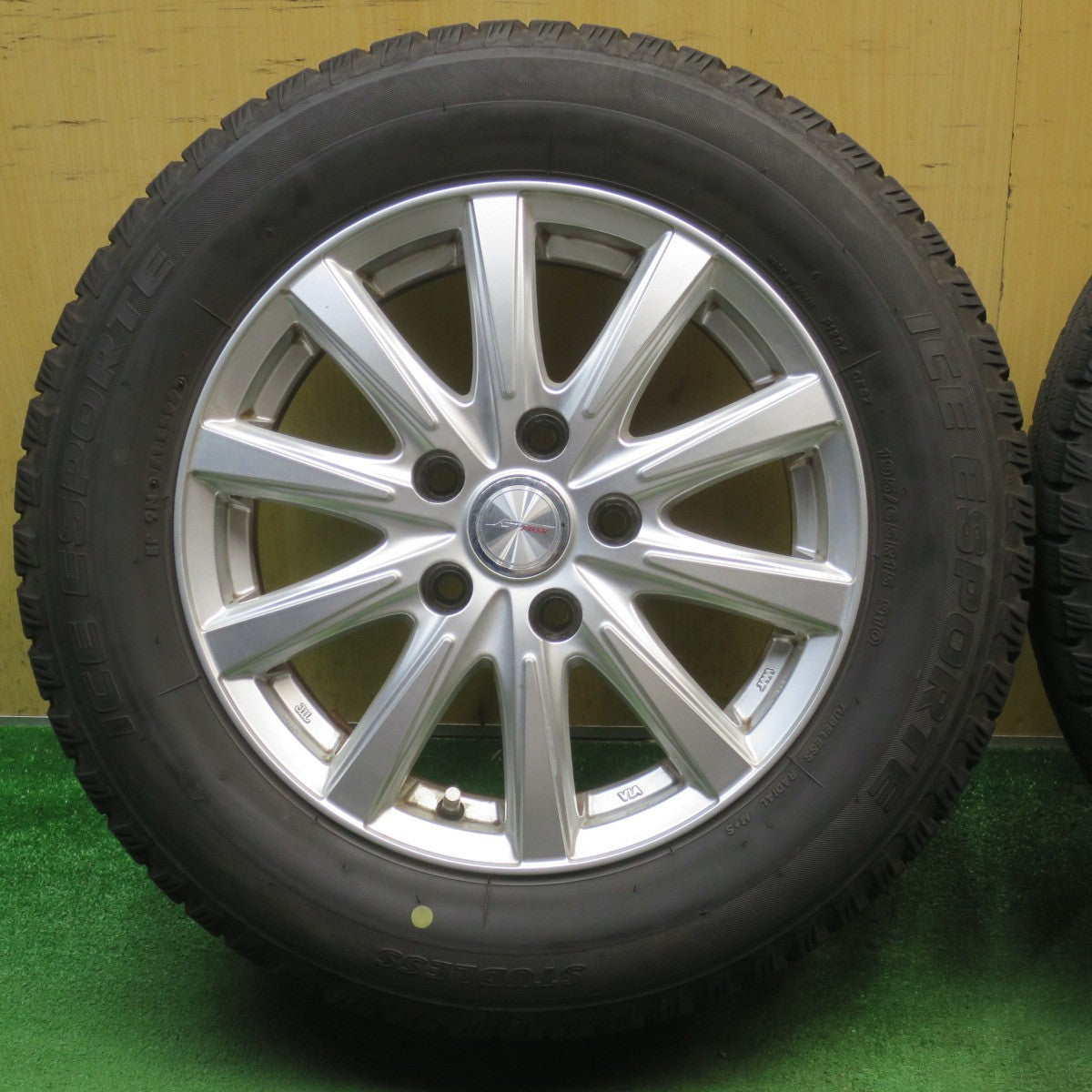 バリ溝！22年！キレイ！9分◎スタッドレス 195/65R15 アイスエスポルテ JOKER ジョーカー 15インチ PCD114.3/5H◎6071703NJス