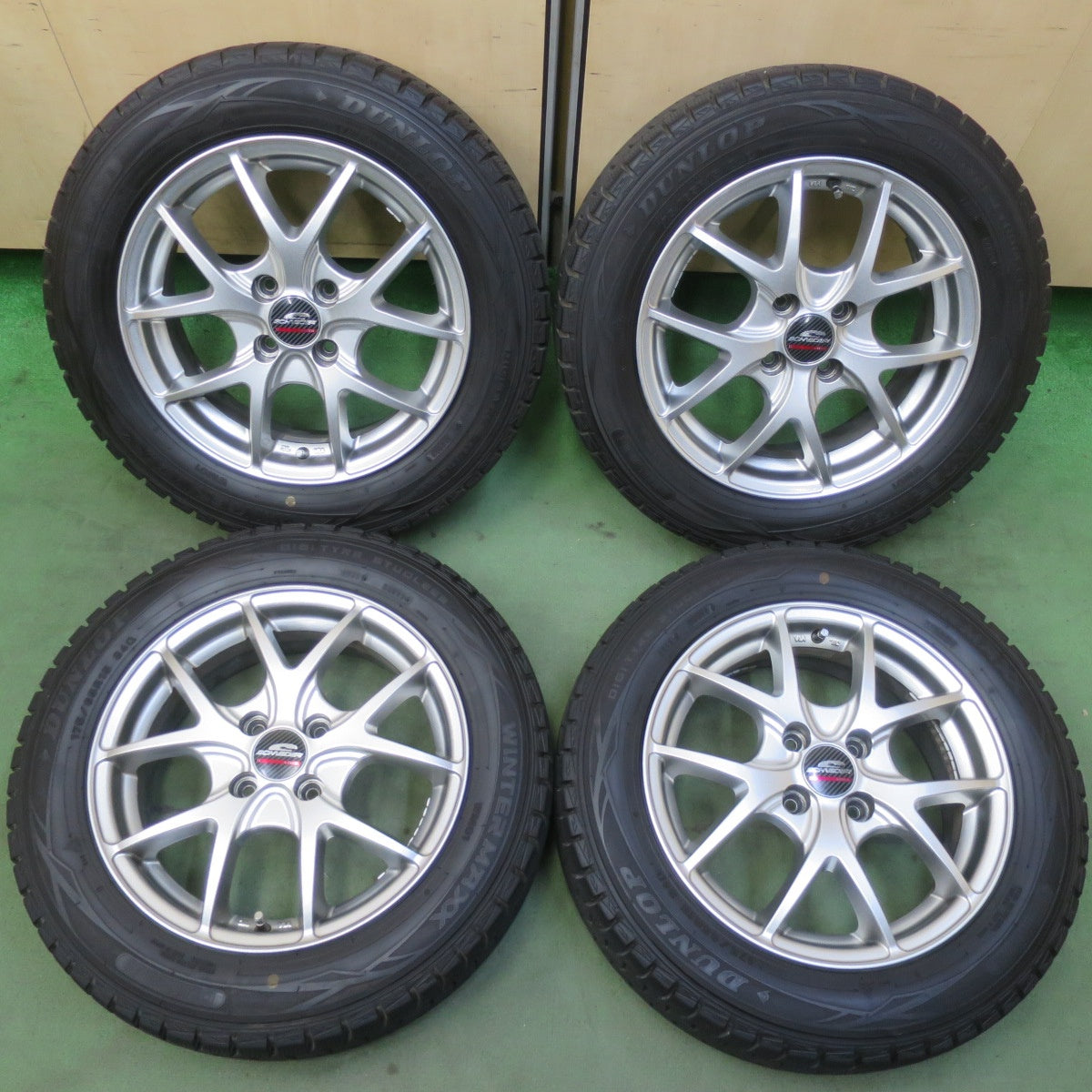 バリ溝！キレイ！9.5分◎スタッドレス 175/65R15 ダンロップ ウインターマックス WM01 SCHNEIDER シュナイダー 15インチ PCD100/4H◎6081203イス