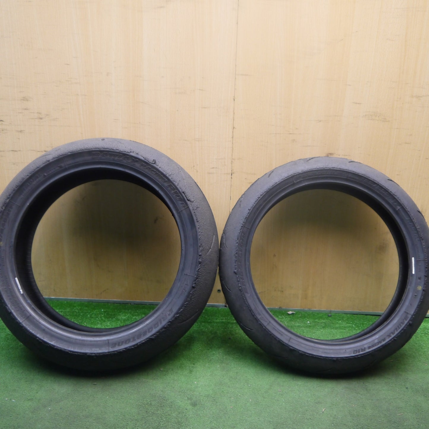 前後2本セット★バイク タイヤ 120/600R17 180/640R17 ブリヂストン バトラックス レーシング R10R レース 17インチ CBR600RR 等★5092211Hノタ