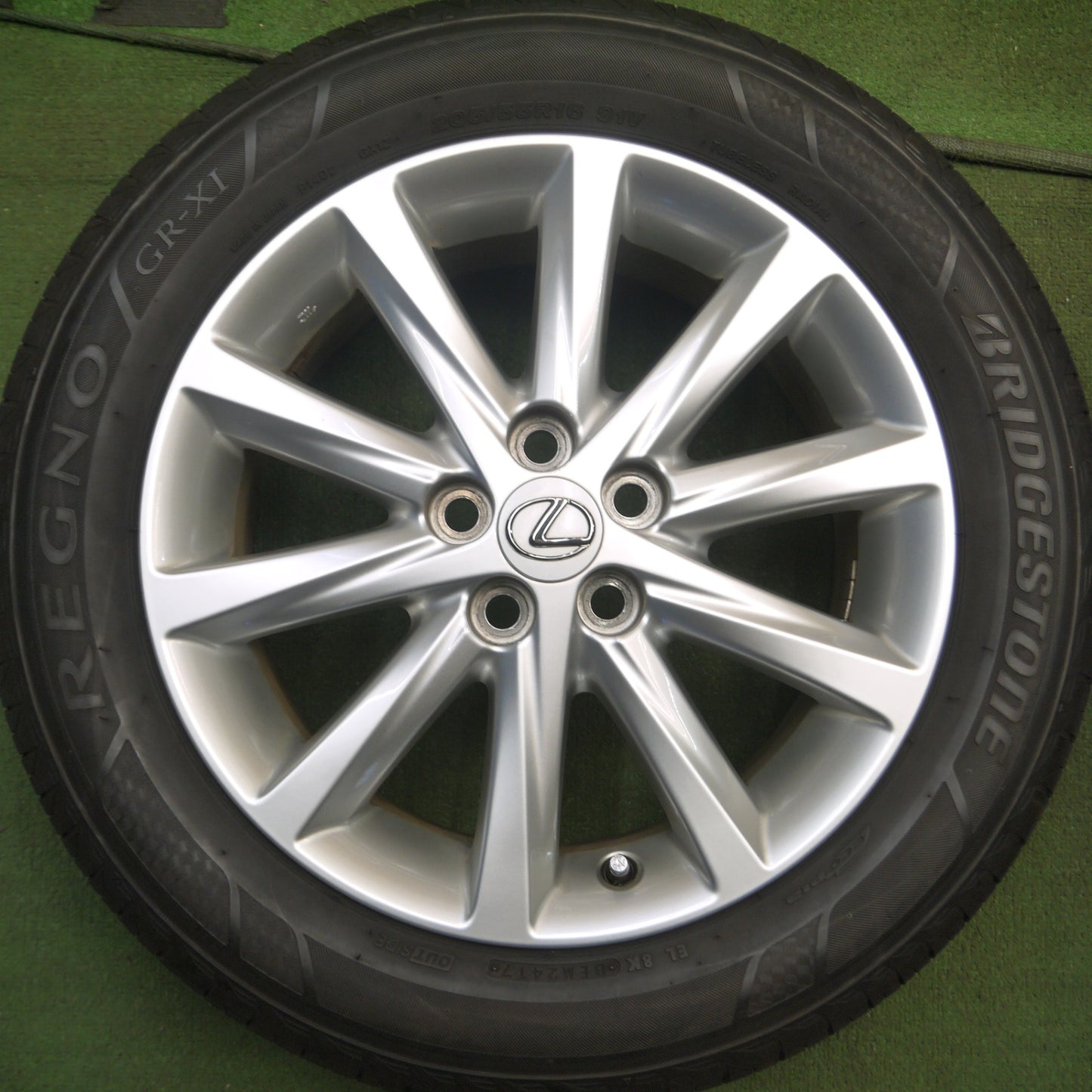 *送料無料* バリ溝！キレイ！9.5分★レクサス CT200h 純正 205/55R16 ブリヂストン レグノ GR-XI 16インチ PCD100/5H★4031904Hノ