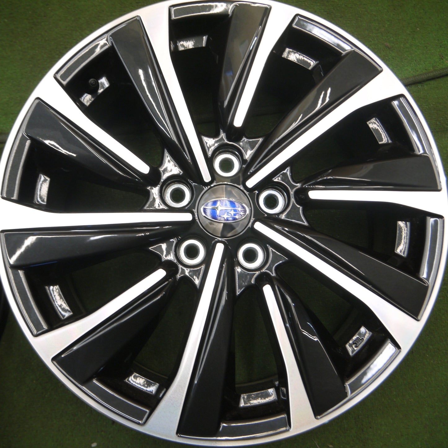 *送料無料* 新車外し★スバル レヴォーグ VN5 STI 純正 ホイール 18インチ 18×7.5J PCD114.3/5H★4041008Hホ