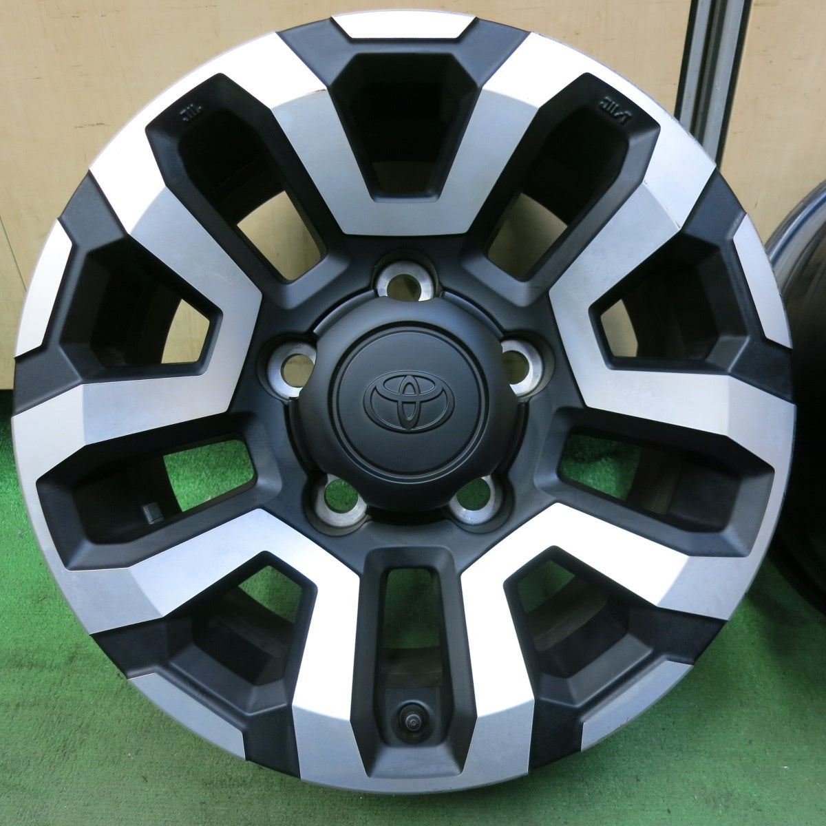 新車外し☆トヨタ ランクル 70 純正 ホイール 16インチ 16×7J