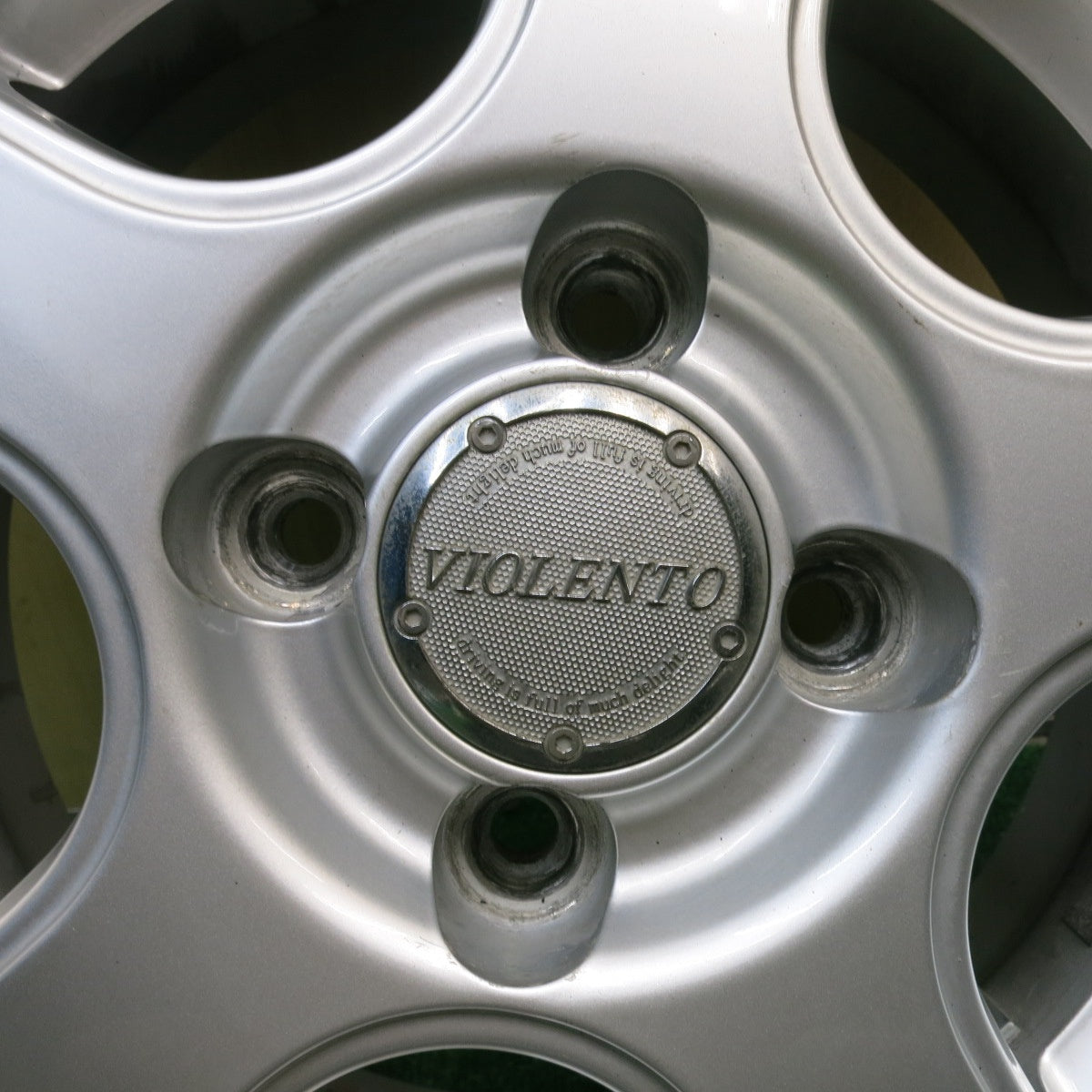 バリ溝！9.5分以上★スタッドレス 165R13 6PR トーヨー デルベックス 934 VIOLENTO ヴィオレント 13インチ PCD100/4H★5042003TNス
