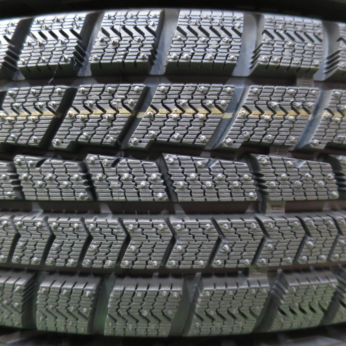 [送料無料] 未使用！23年★スタッドレス 155/65R14 ハイフライ Win-turi 216 QRASIZ KOSEI クレイシズ 光生 14インチ PCD100/4H★4122701イス