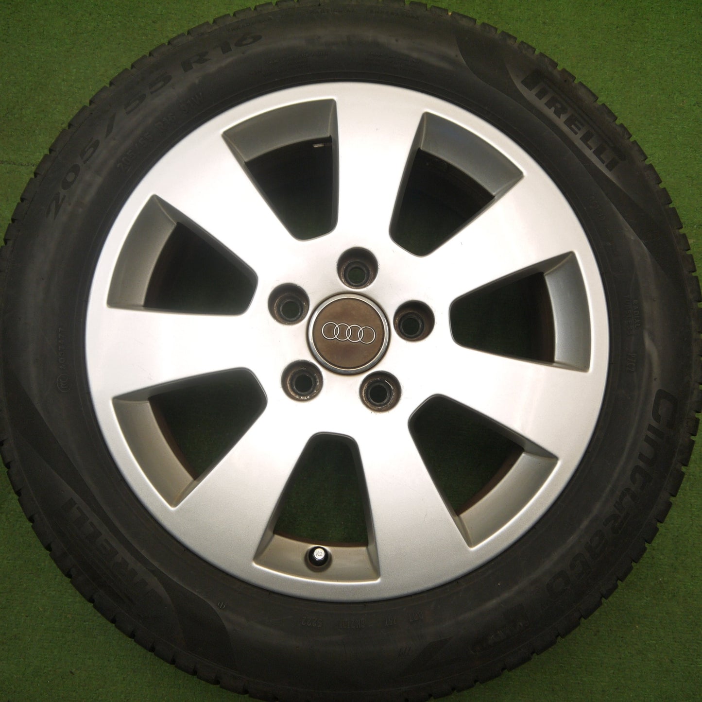 バリ溝！22年！9.5分★アウディ A3 純正 205/55R16 ピレリ Cinturato P7 16インチ PCD112/5H★6030308Hノ