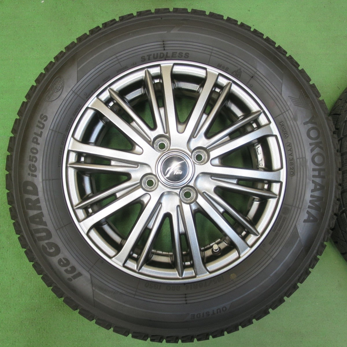 キレイ★スタッドレス 185/70R14 ヨコハマ アイスガード iG50 プラス Fang ファング 14インチ PCD100/4H★5032810イス