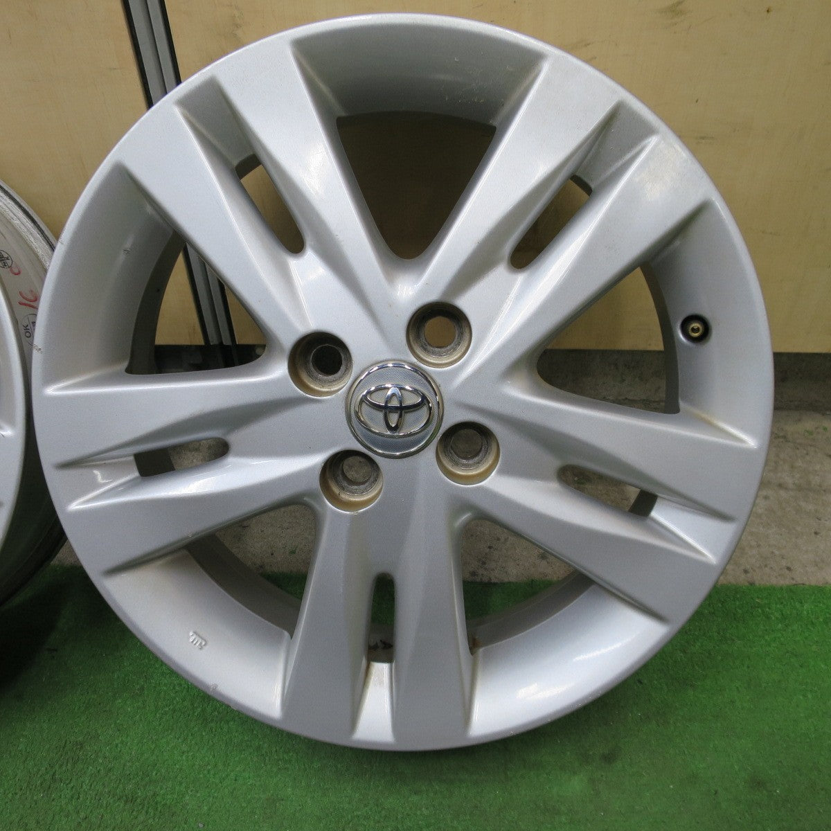 4本価格★トヨタ iQ 純正 ホイール 16インチ 16×5J TOYOTA アイキュー PCD100/4H★6022102NGホ