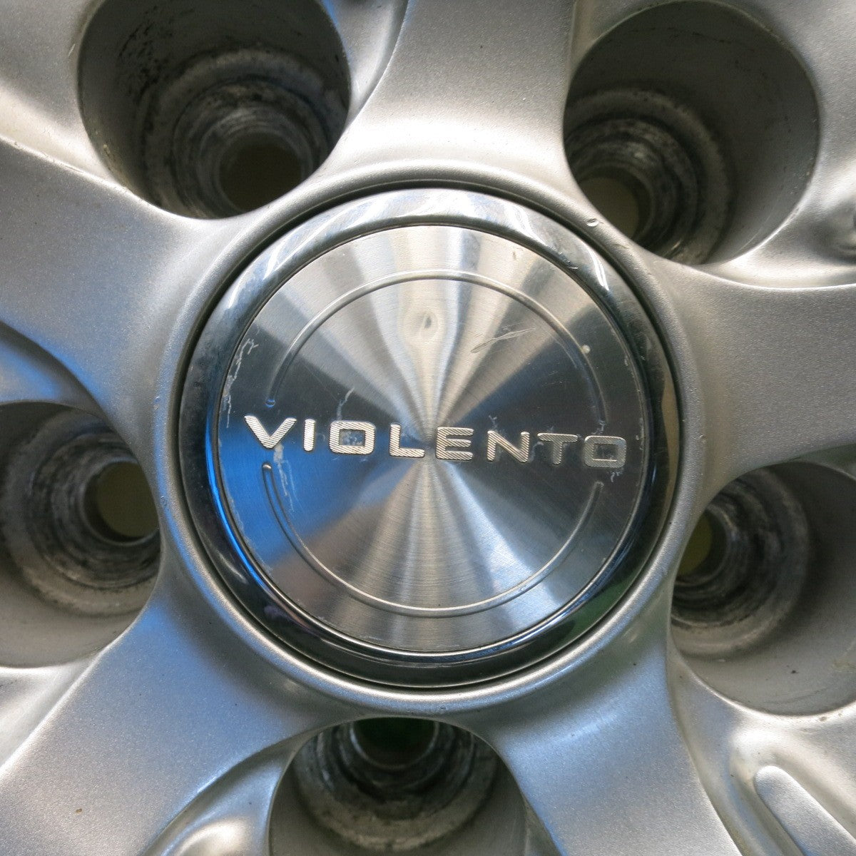 バリ溝！9.5分◎インプレッサ 等 205/60R16 スタッドレス ダンロップ ウインターマックス WM01 VIOLENTO ヴィオレント 16インチ PCD100/5H◎6080206HAス