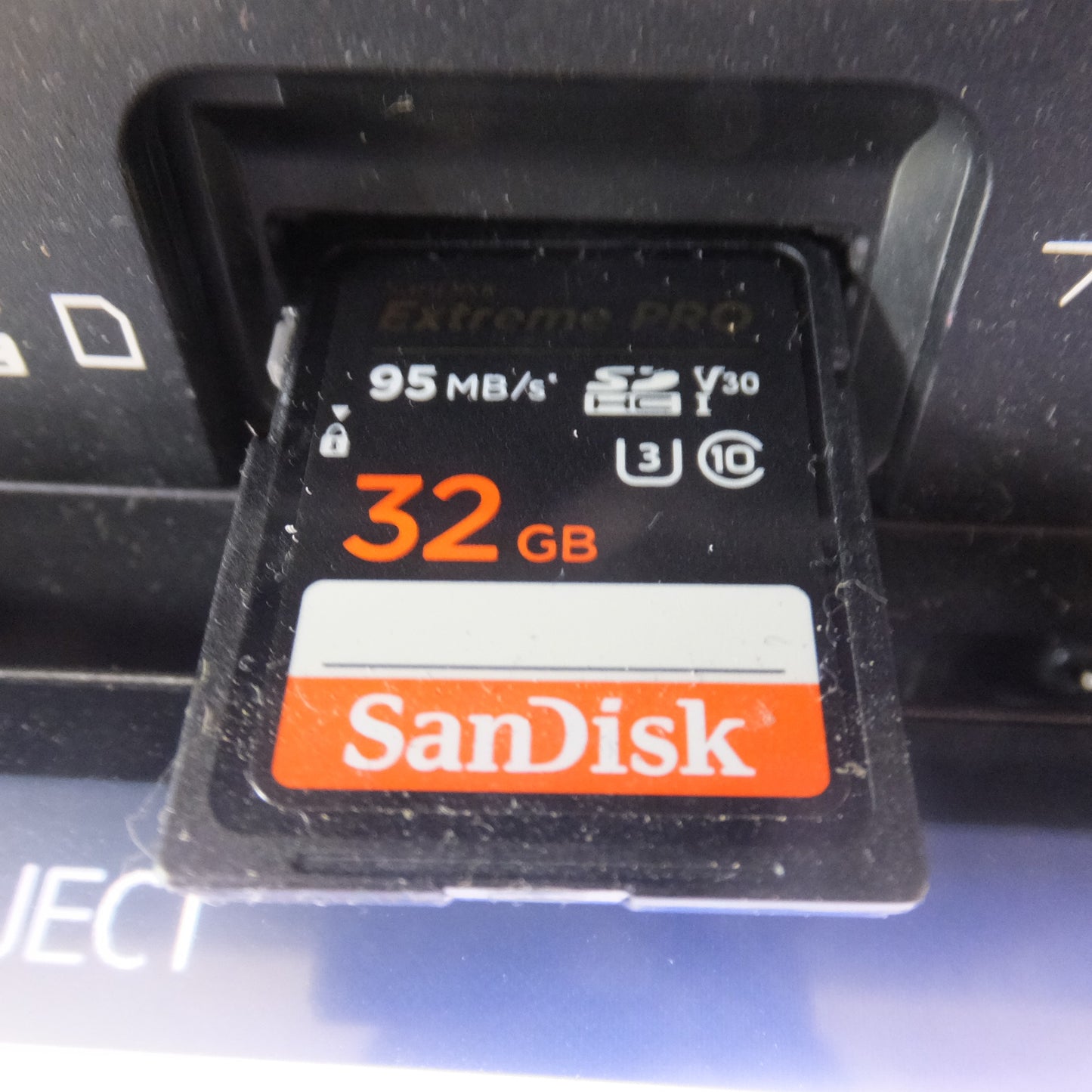 [送料無料] 現状品★パナソニック Panasonic SDカーナビステーション Strada CN-RS01D(27)★