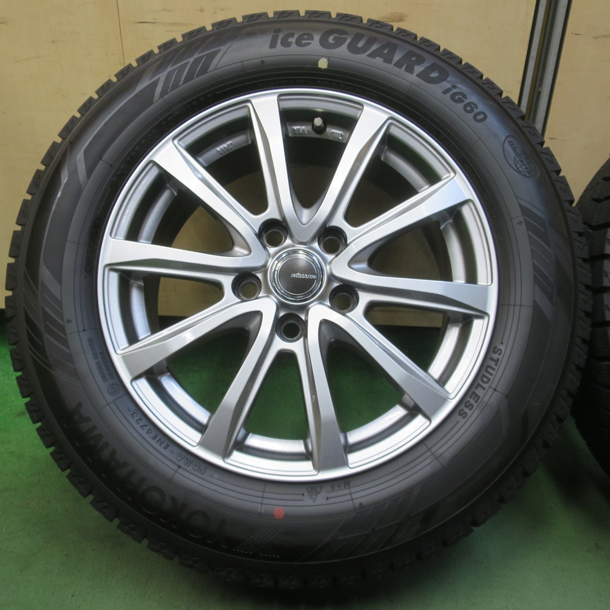 ほぼ未使用！23年！キレイ◎スタッドレス 205/65R16 ヨコハマ アイスガード iG60 MiLLOUS XV ミルアス 16インチ PCD114.3/5H◎6100804イス
