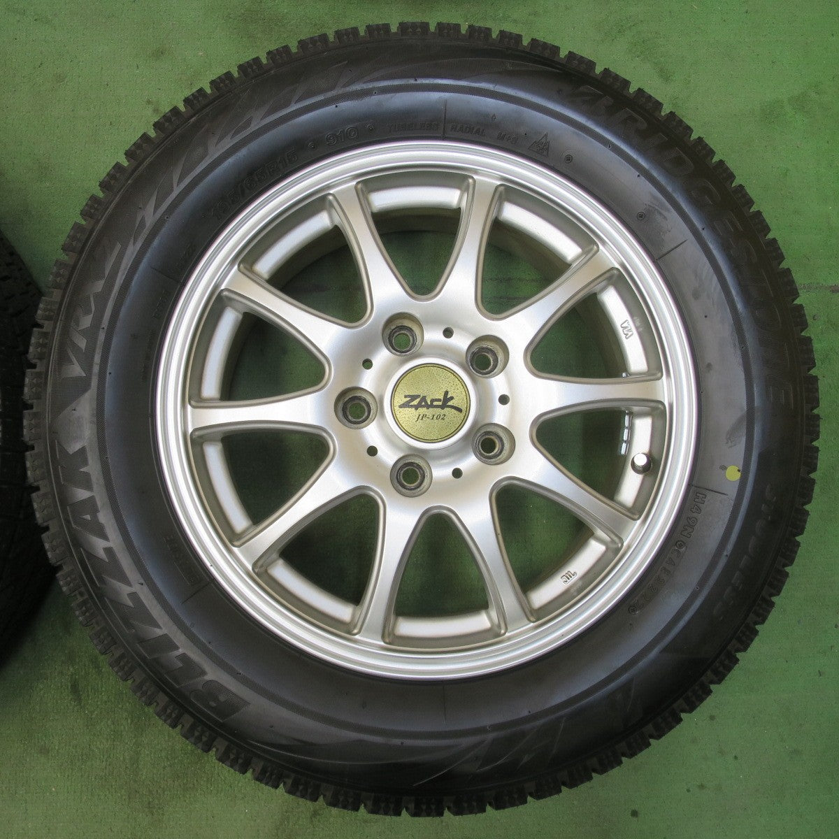 ほぼ未使用！22年！キレイ★スタッドレス 195/65R15 ブリヂストン ブリザック VRX2 ZACK JP-102 ザック 15インチ PCD114.3/5H★6031108イス