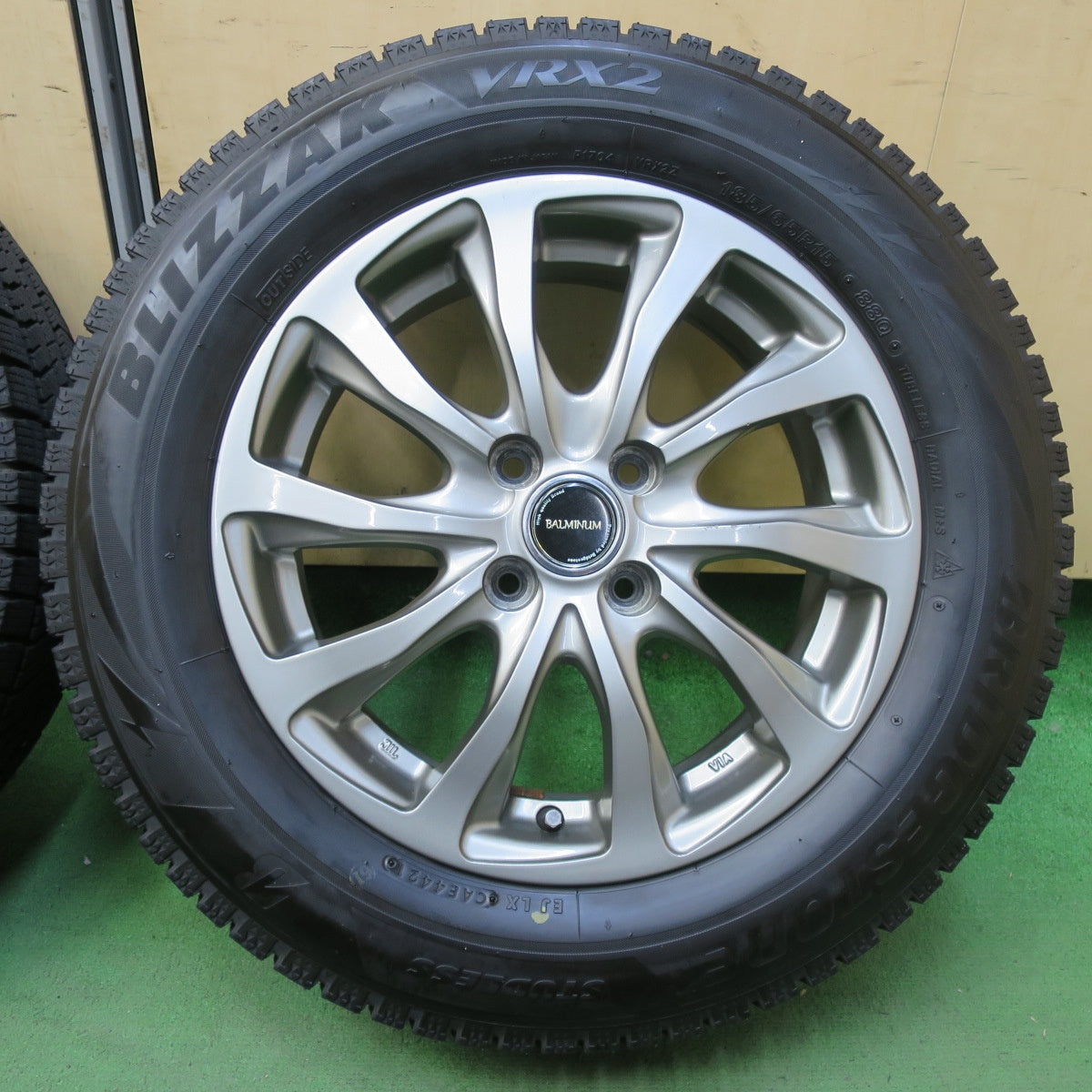 キレイ！21年★スタッドレス 185/65R15 ブリヂストン ブリザック VRX2 BALMINUM バルミナ 15インチ PCD100/4H★5082802イス