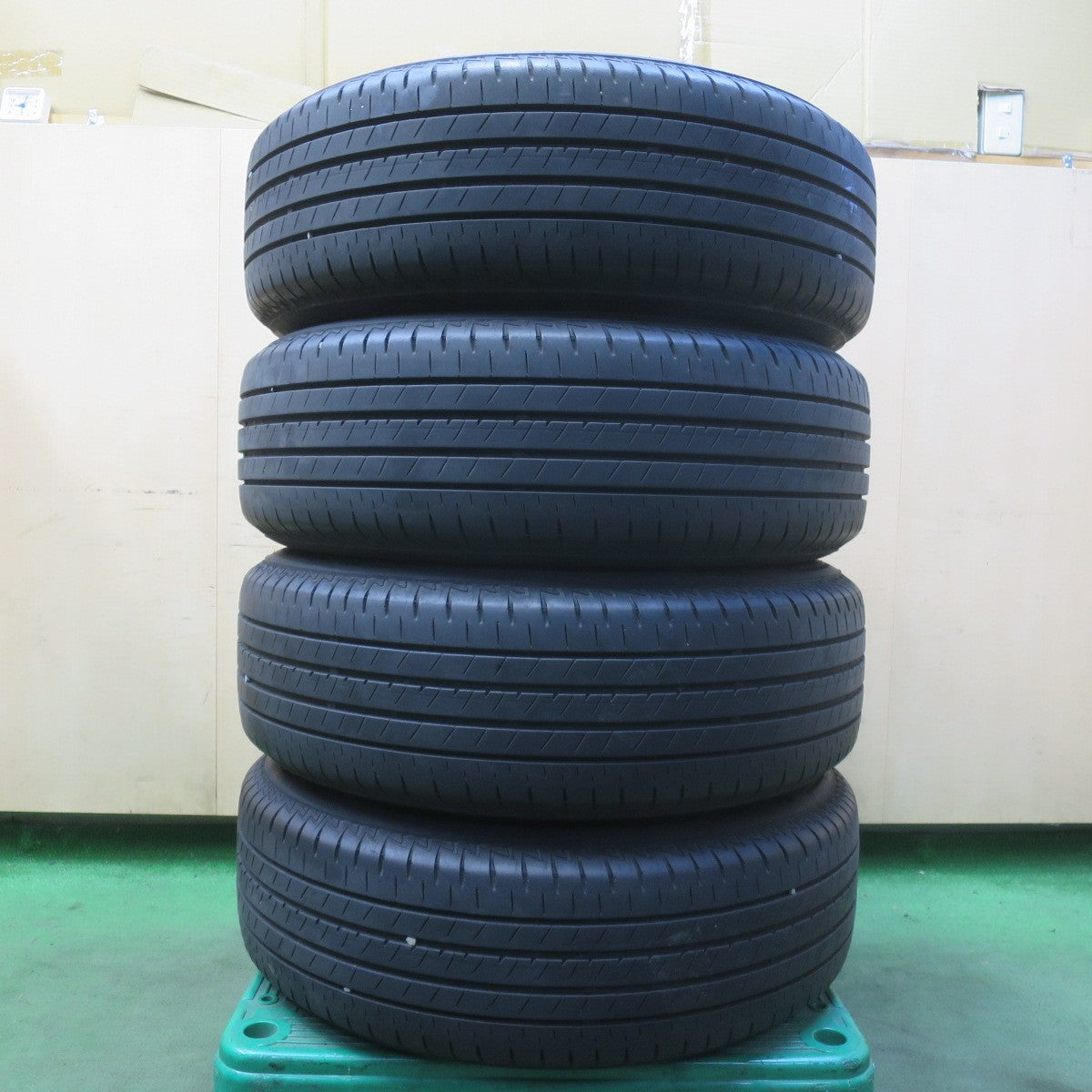 キレイ！22年◎トヨタ ヤリスクロス Gグレード 純正 205/65R16 ブリヂストン トランザ T005A 16インチ PCD114.3/5H◎6093006イノ