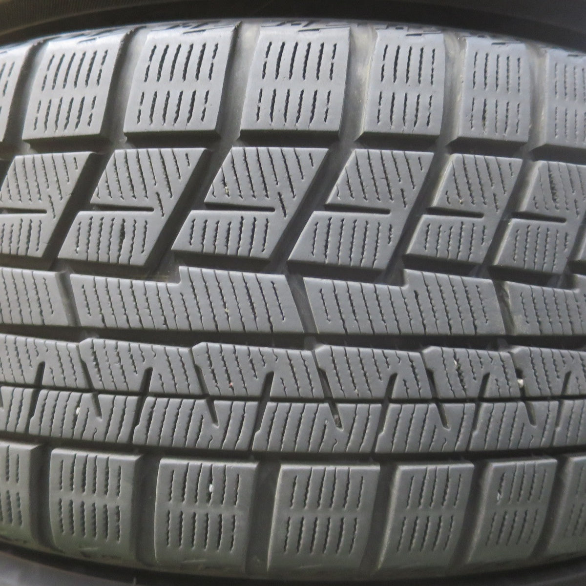 バリ溝！キレイ！9分★インプレッサ 等 205/50R17 スタッドレス ヨコハマ アイスガード iG60 INVERNO インヴェルノ 17インチ PCD100/5H★6032301イス
