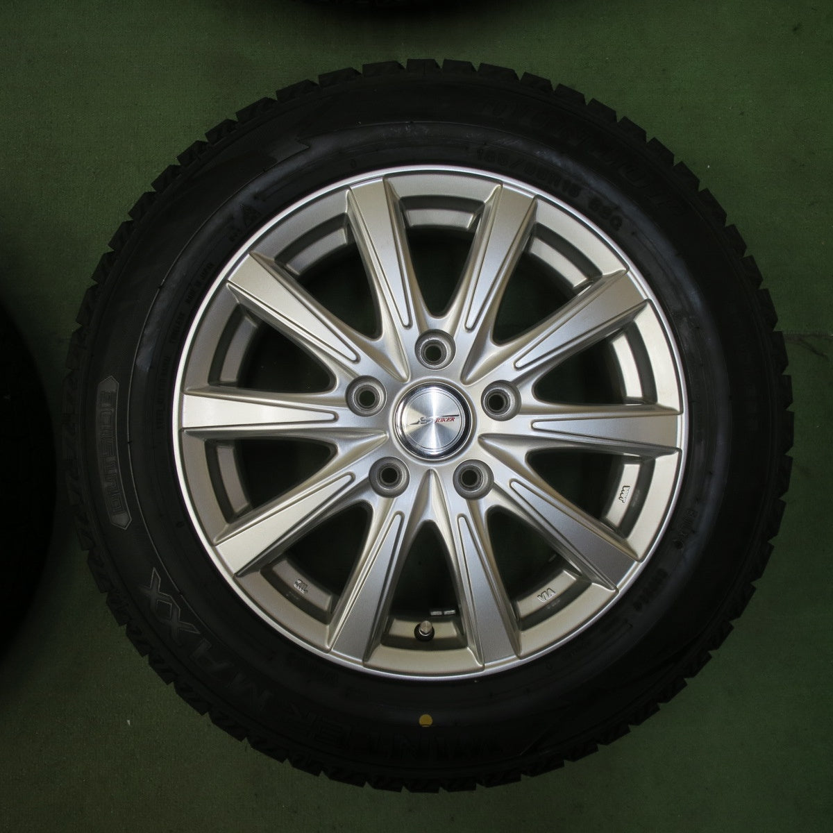 バリ溝！21年！キレイ！9.5分★スタッドレス 185/65R15 ダンロップ ウインターマックス WM02 JOKER ジョーカー 15インチ PCD114.3/5H★5111304TTス