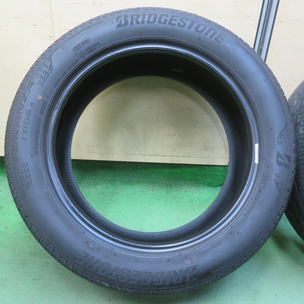 バリ溝！24年！9.5分★215/55R17 ブリヂストン トランザ T005A タイヤ 17インチ WR-V クラウン ヴェゼル オデッセイ 等★6041507イノタ