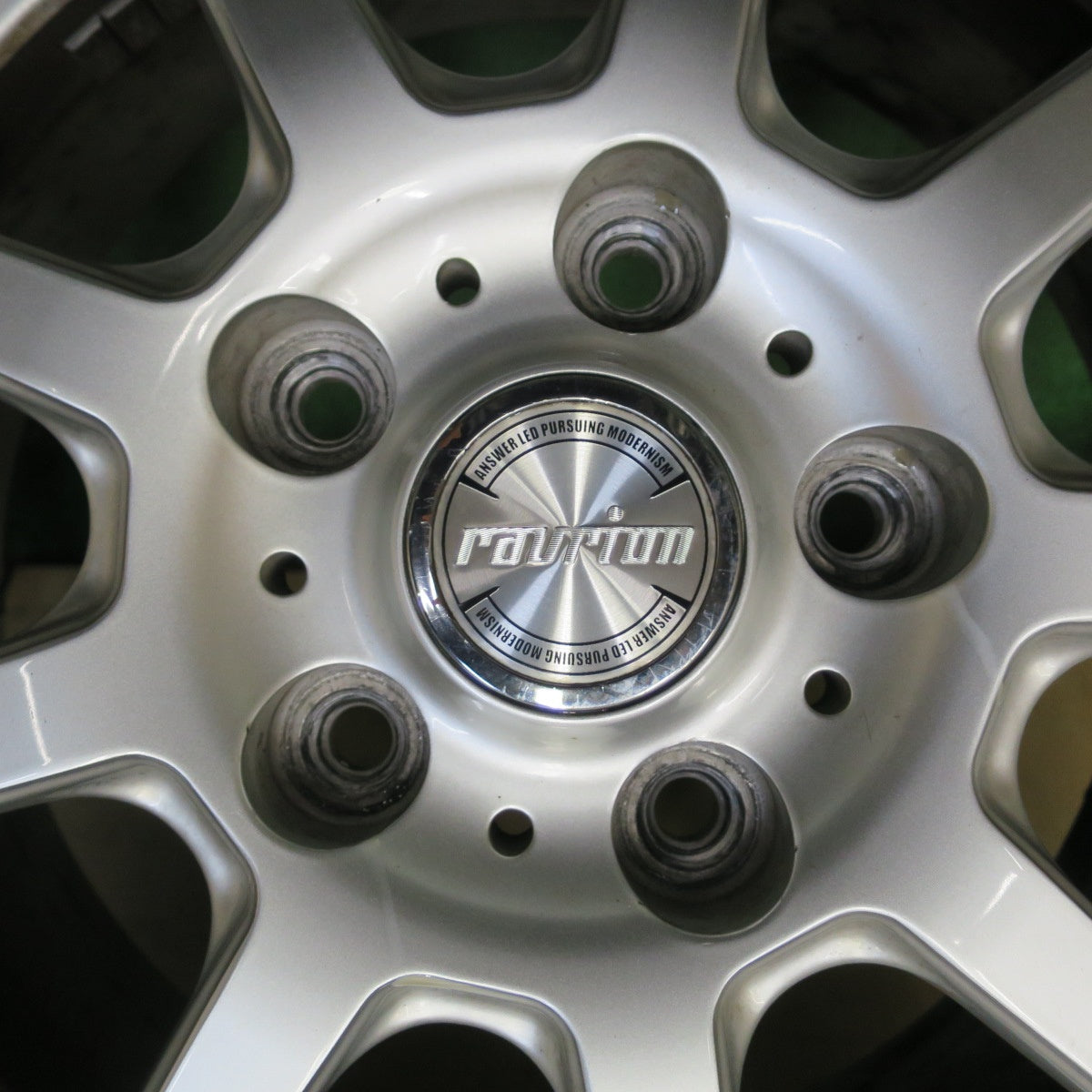 バリ溝！24年！9.5分以上★スタッドレス 195/65R15 グッドイヤー アイスナビ7 ravrion ラブリオン 15インチ PCD114.3/5H★5101401TTス