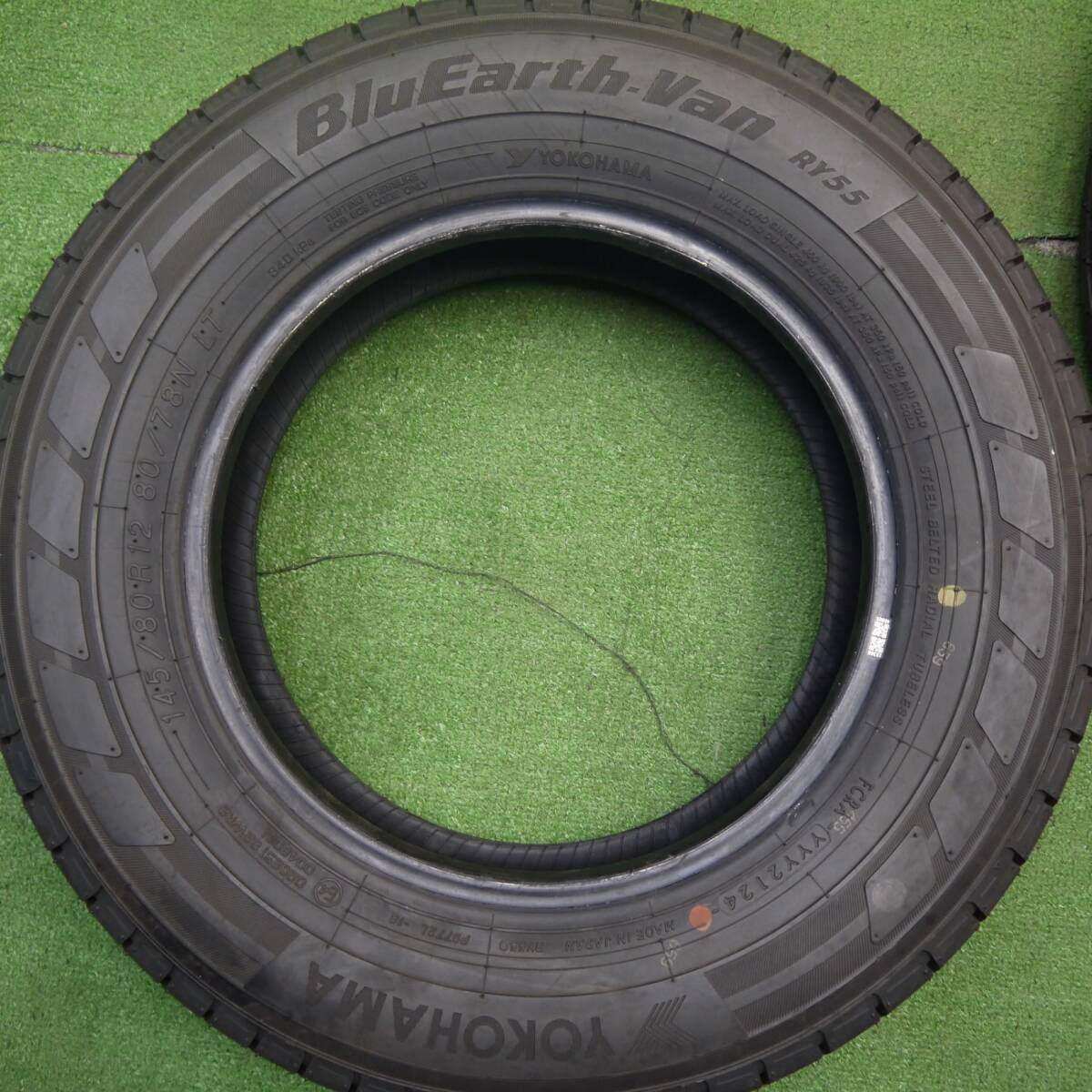 新車外し 24年★145/80R12 80/78N ヨコハマ BluEarth-Van RY55 タイヤ 12インチ 軽トラ 軽バン バモス エブリイ等★5031401Hノタ