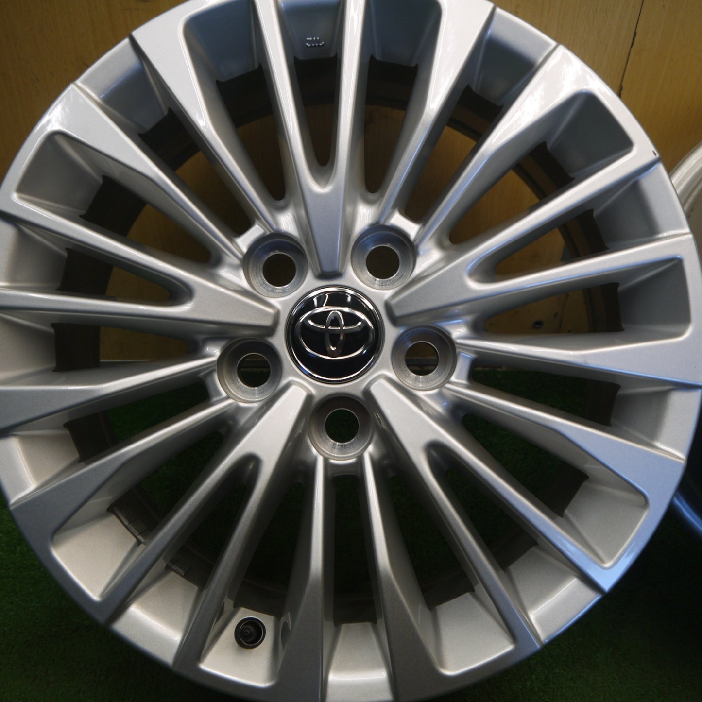 新車外し★トヨタ 40系 アルファード Z 純正 ホイール 17インチ 17×6.5J PCD120/5H★6061004Hホ