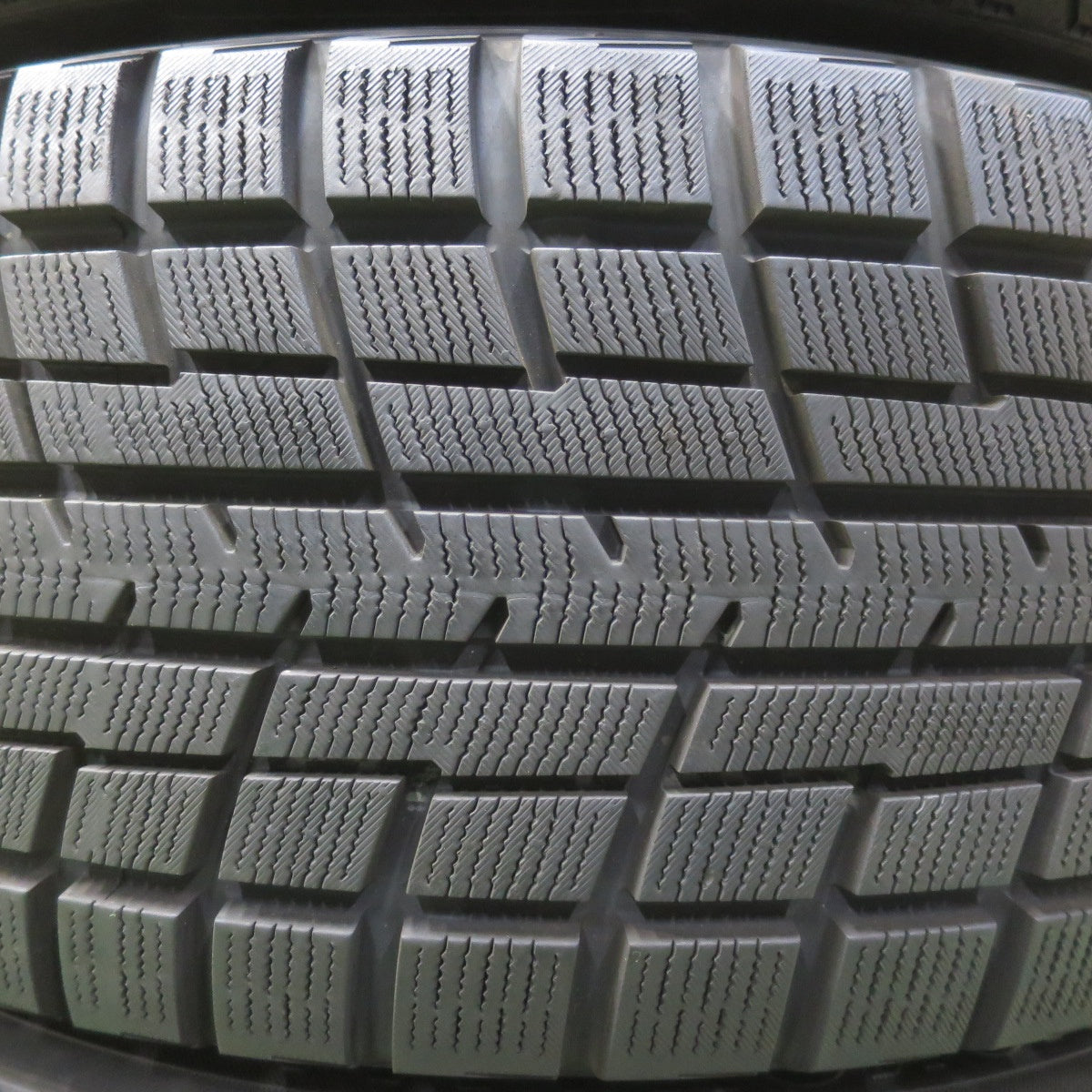 バリ溝！24年！ほぼ10分◎トヨタ 30系 アルファード ヴェルファイア 純正 235/50R18 スタッドレス ピレリ アイス アシンメトリコ ヨコハマ アイスガード iG52C 18インチ PCD114.3/5H◎6081907イス