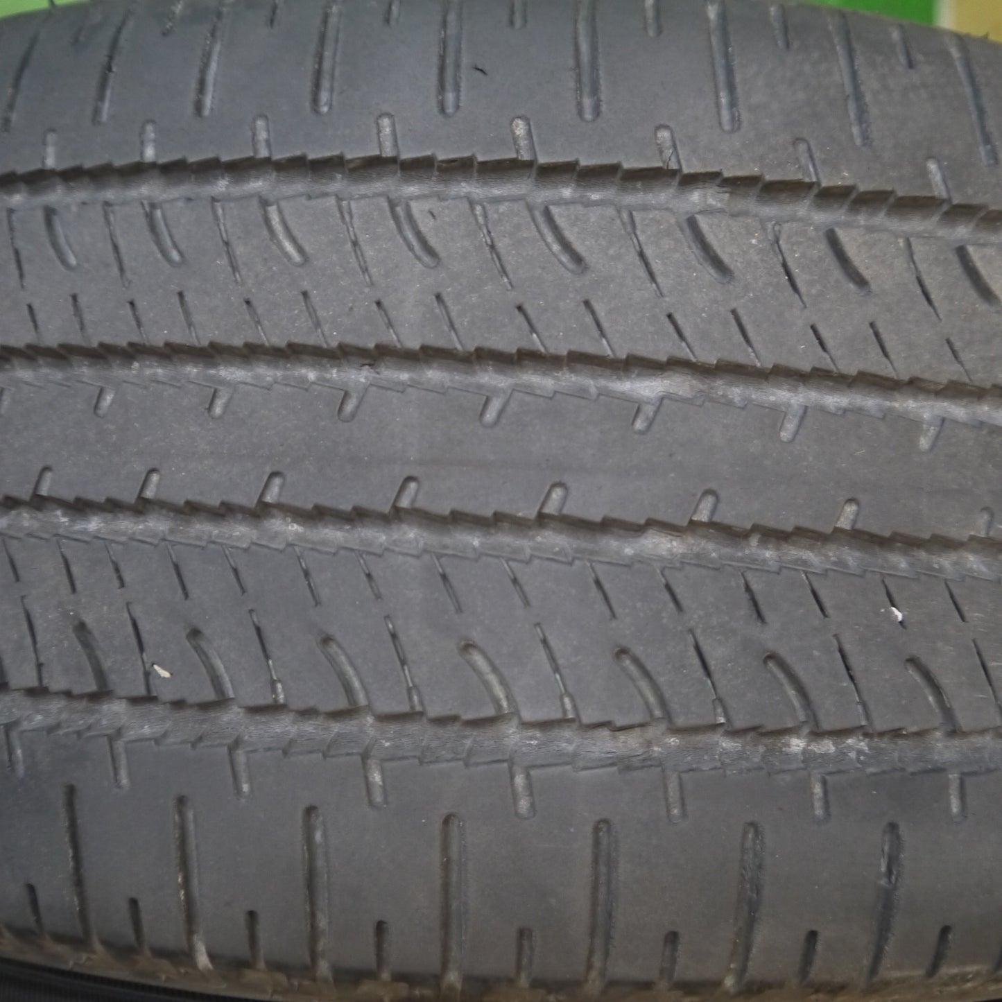 キレイ★三菱 デリカ D:5 純正 225/55R18 ヨコハマ ジオランダー SUV G055 G055E 18インチ D5 PCD114.3/5H★6031001Hノ