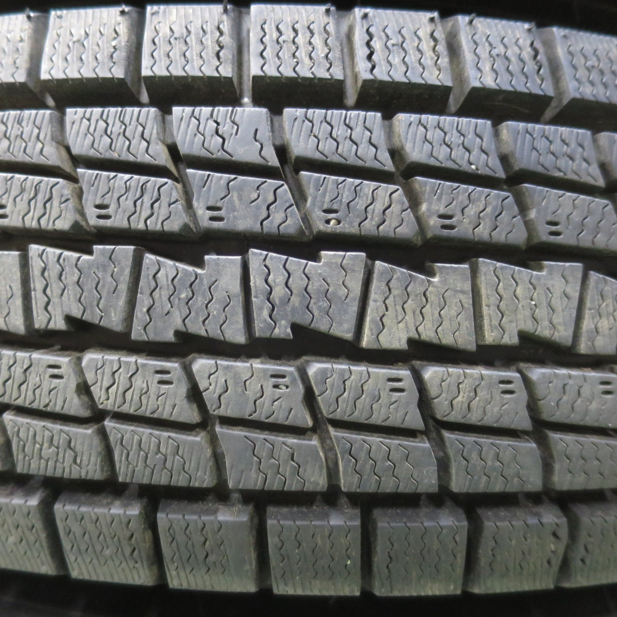 バリ溝！9.5分以上★スタッドレス 175/80R15 グッドイヤー アイスナビ SUV CV928 社外 アルミ 15インチ PCD114.3/5H★5123106イス