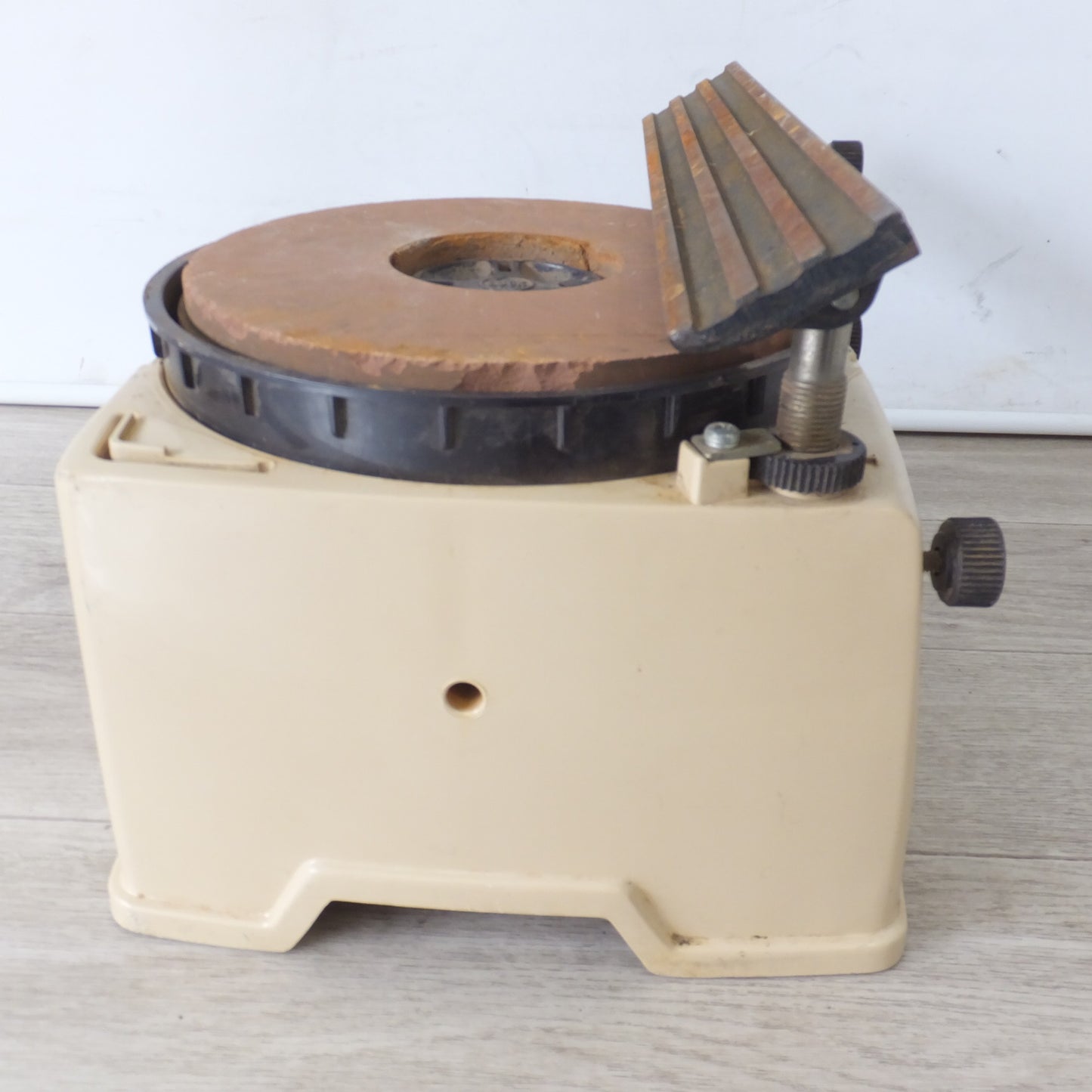 [送料無料] ★マキタ makita 刃物研磨機 9820-1　といし寸法 200×25×75mm　100V 50/60Hz★