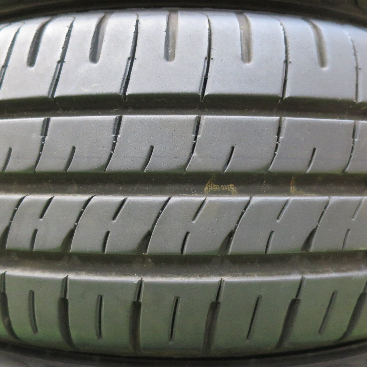 [送料無料] バリ溝！22年！9.5分★195/65R15 ダンロップ エナセーブ EC204 タイヤ 15インチ ヴォクシー ノア ステップワゴン セレナ 等★5011006イノタ