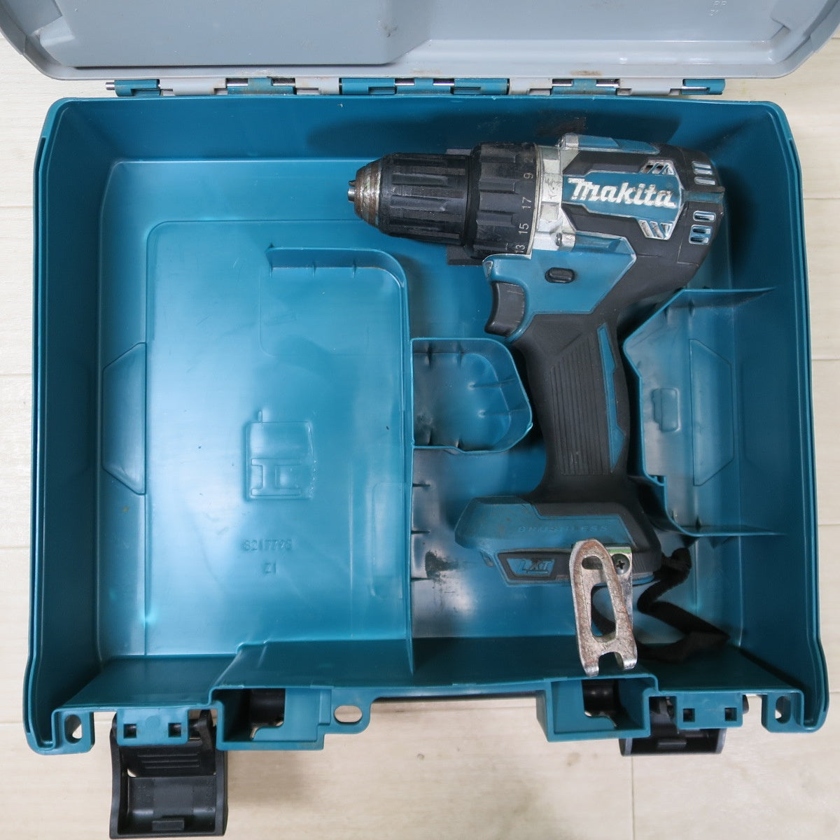 [送料無料] ☆マキタ 充電式 ドライバドリル DF484D 電動 工具 18V makita コードレス ケース 本体のみ☆