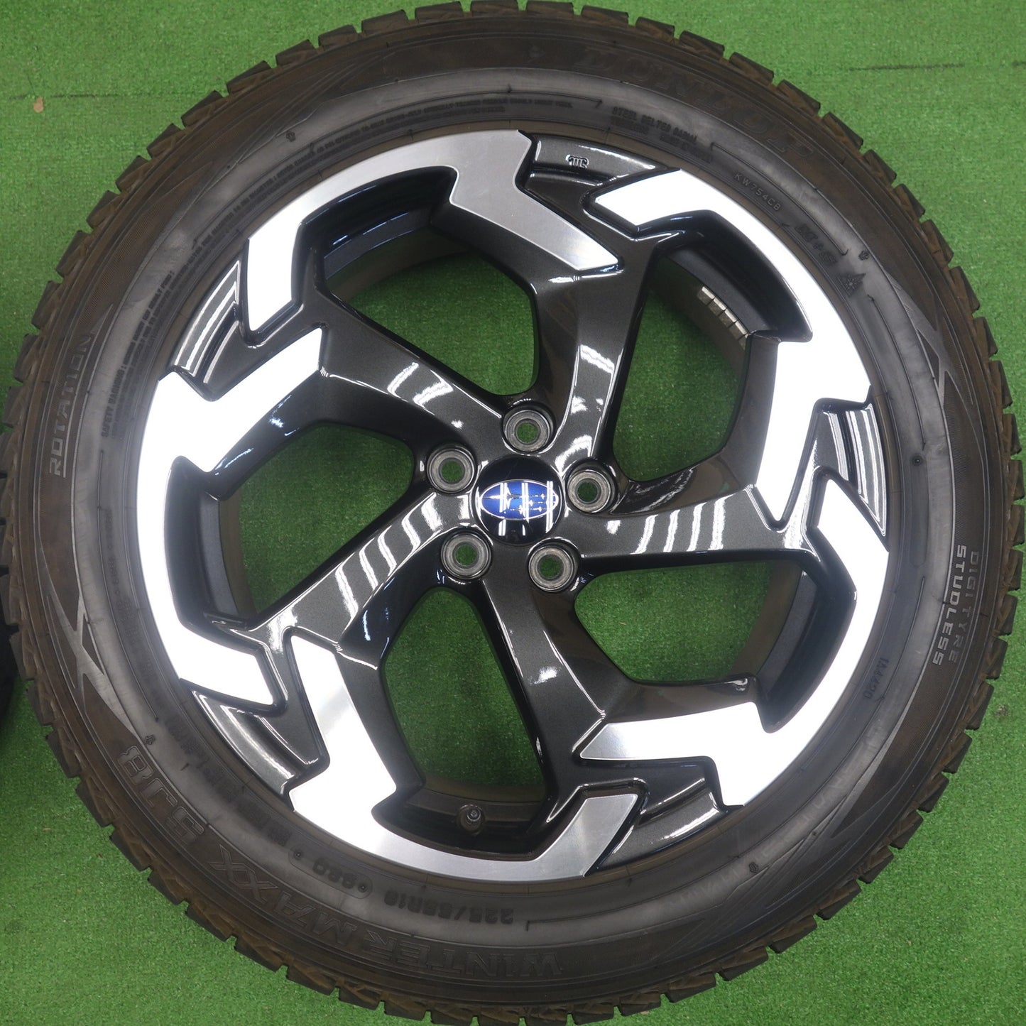 バリ溝！キレイ！9.5分★スバル XV アドバンス 純正 225/55R18 スタッドレス ダンロップ ウインターマックス SJ8 18インチ PCD100/5H★6040604KTス
