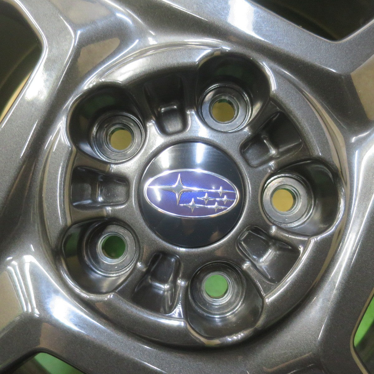 バリ溝！25年！キレイ！ほぼ10分◎スバル GUE クロストレック 純正 225/55R18 スタッドレス ダンロップ ウインターマックス SJ8 SJ8+ 18インチ PCD114.3/5H◎6090407イス