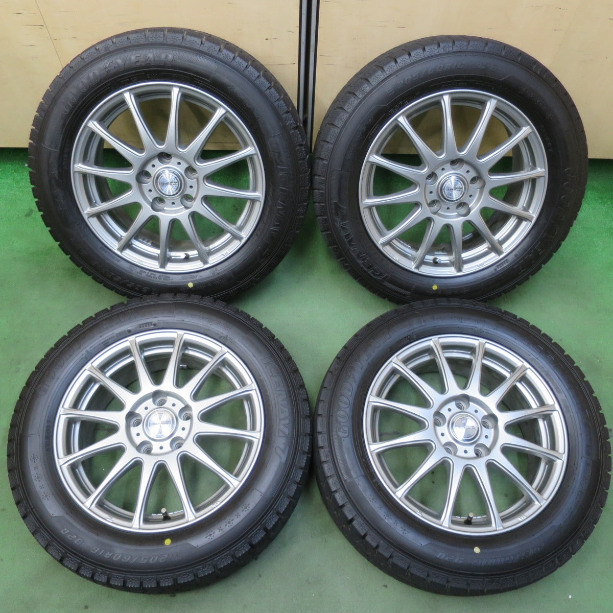 ほぼ未使用！24年！キレイ★スタッドレス 205/60R16 グッドイヤー アイスナビ7 ravrion LUMIERE ラブリオン 16インチ PCD114.3/5H★5111105イス